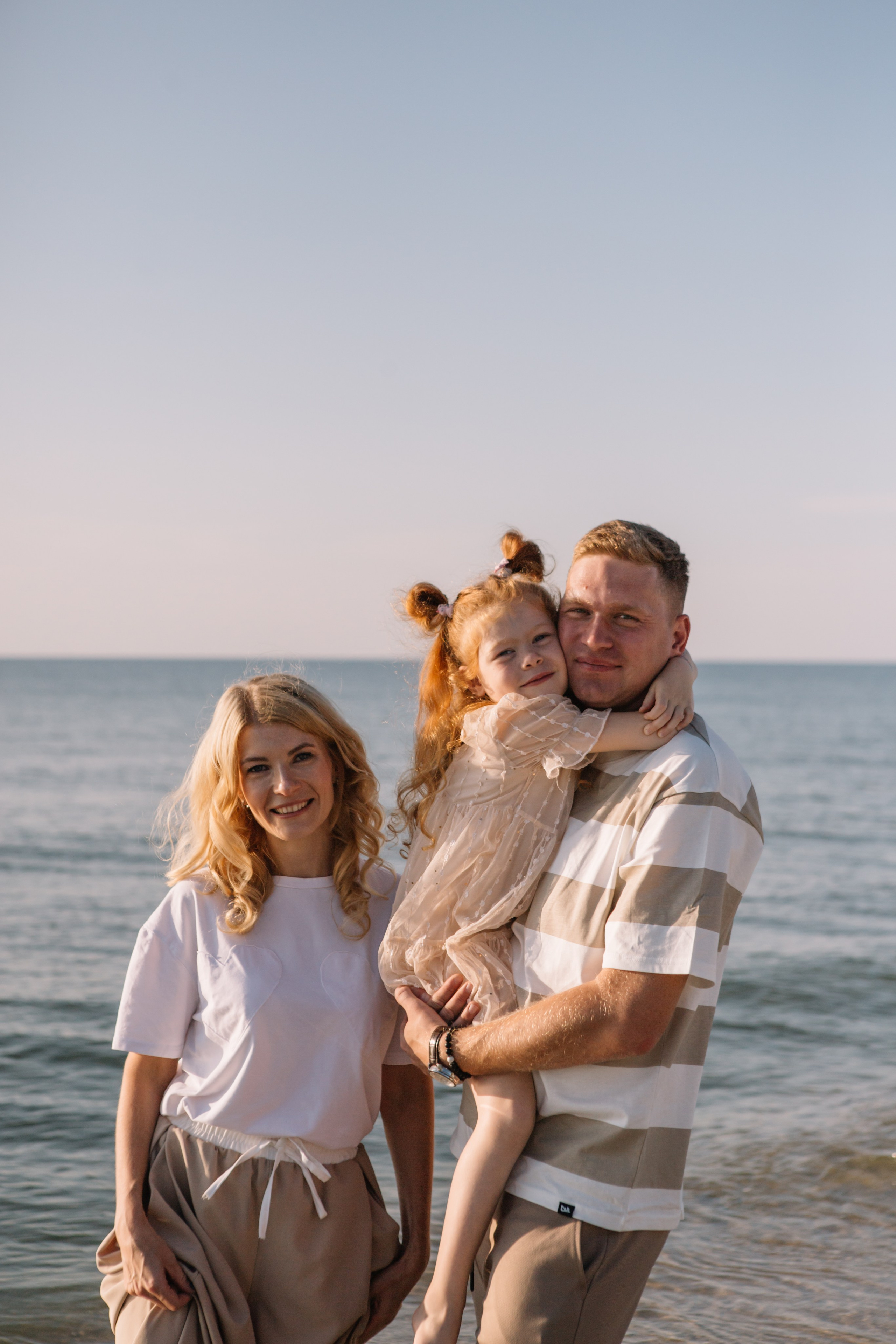 Алексей и Наталья. Семейная фотосессия на море. Семейный фотограф в Калининграде Анастасия Юрина