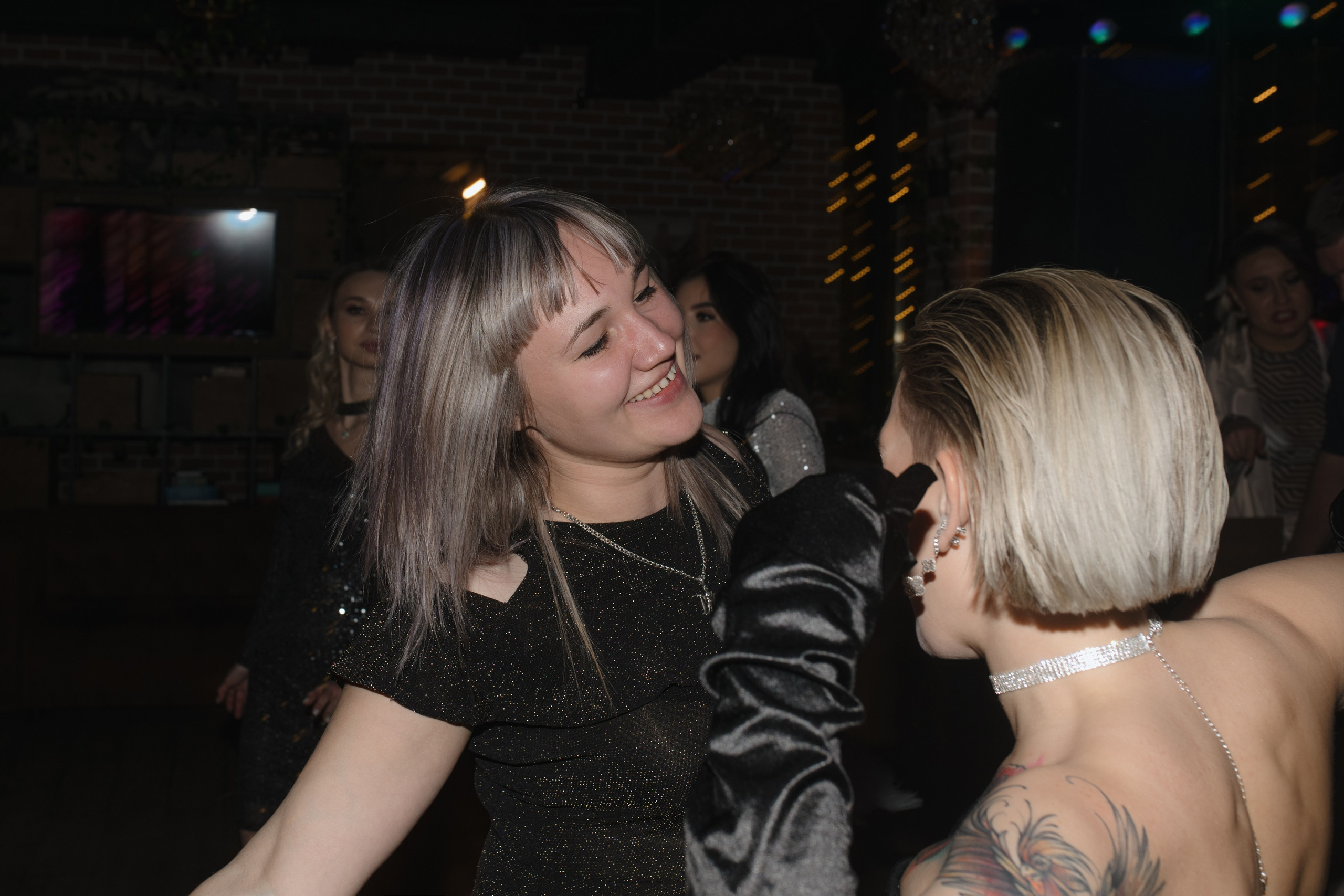 День рождения Томы — Let`s Talk Bar. Свадебный фотограф Екатеринбург/Челябинск — Любовь Волохова