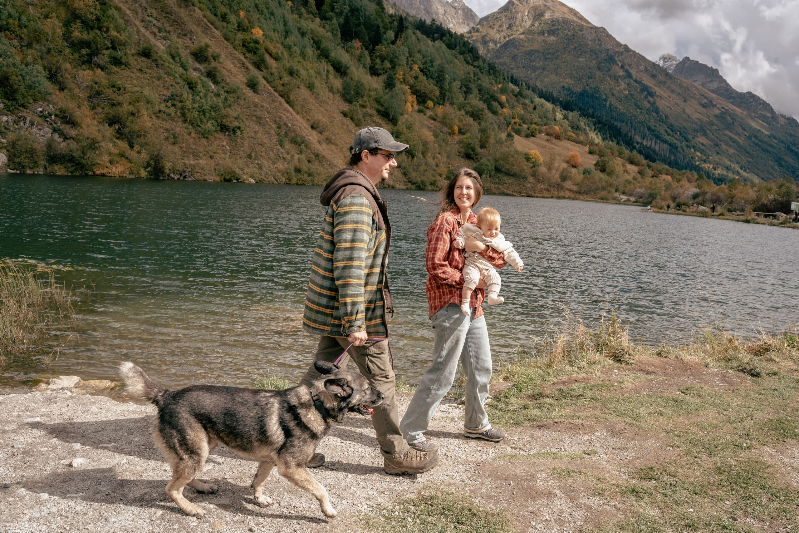 Семейная фотосессия в Домбае. Фотограф КМВ|ГОРЫ Пятигорск Железноводск Ессентуки Кисловодск Домбай Архыз Эльбрус