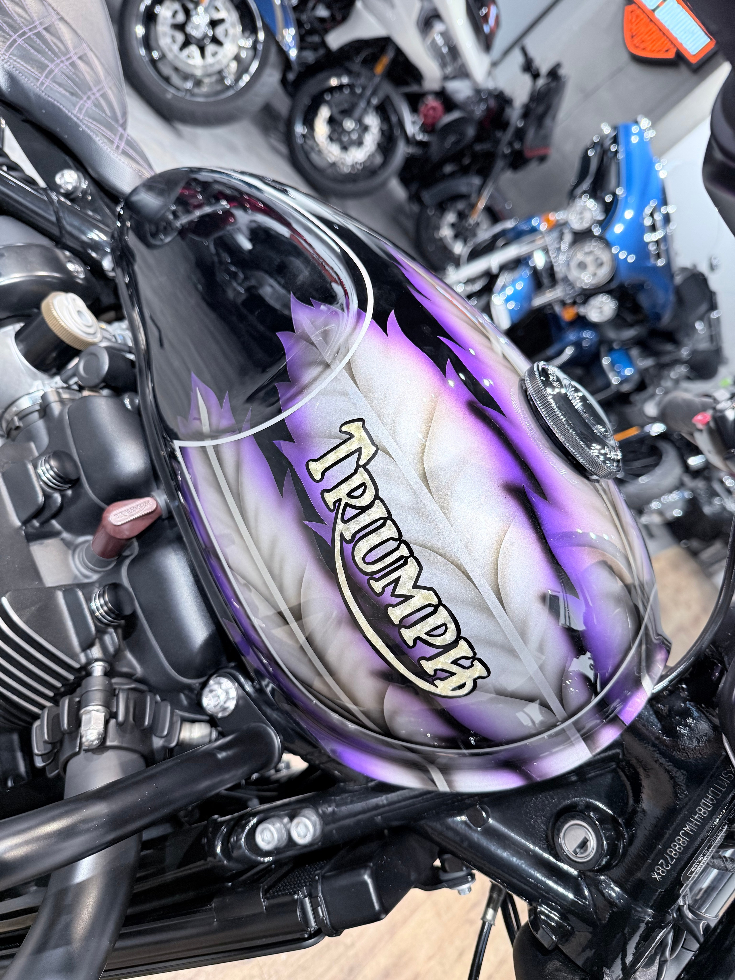 Triumph Bobber NEW. Hello Davidson, Москва. Только хорошие мотоциклы…