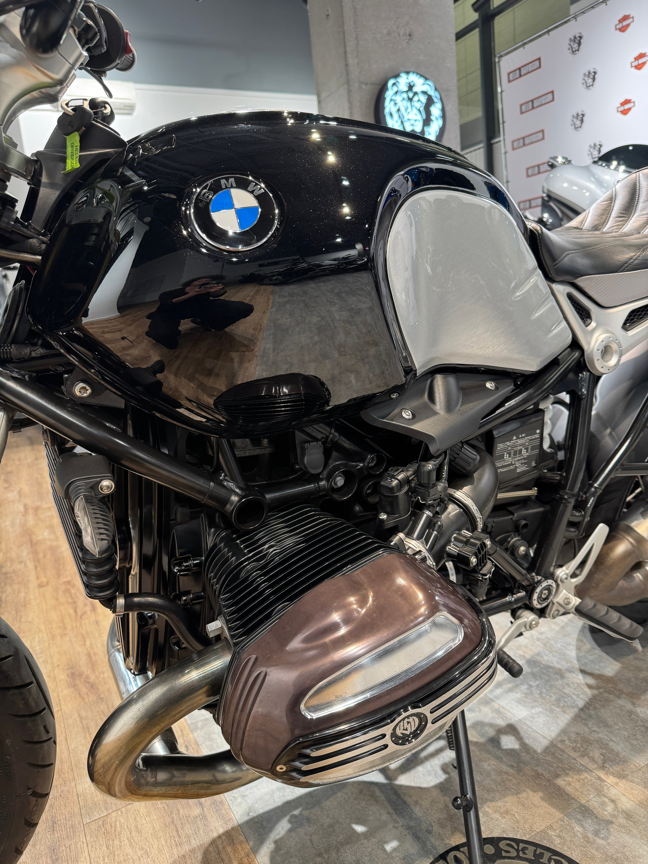 BMW R Nine T (Corbin Cafe Racer). Hello Davidson, Москва. Только хорошие мотоциклы…