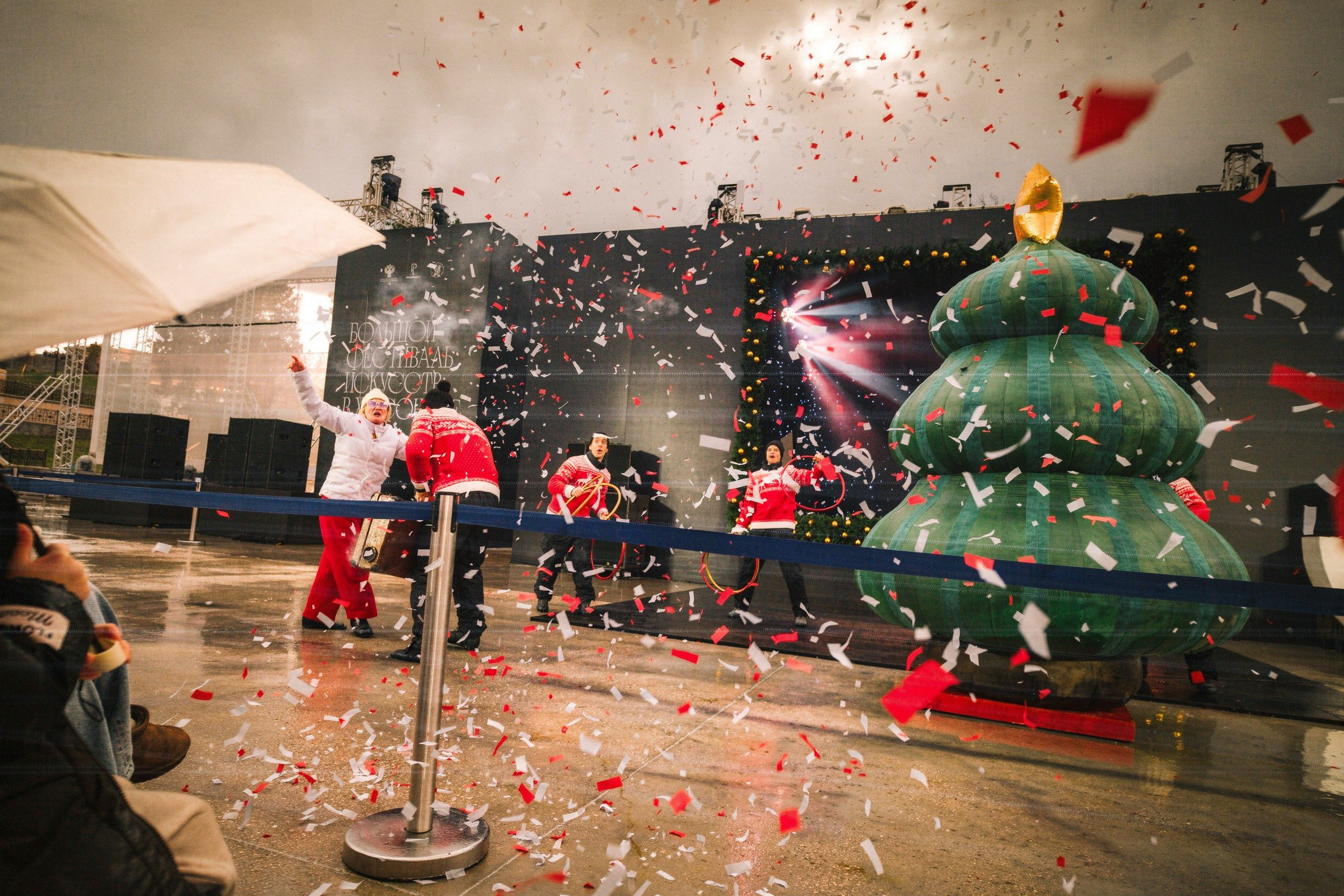 Новогодний репортаж из парка «Новый Херсонес» | Фотограф Илья Желдак. Профессиональная фотосъемка в Крыму. Натуральные эмоции и живые кадры. Забронируйте дату прямо сейчас!