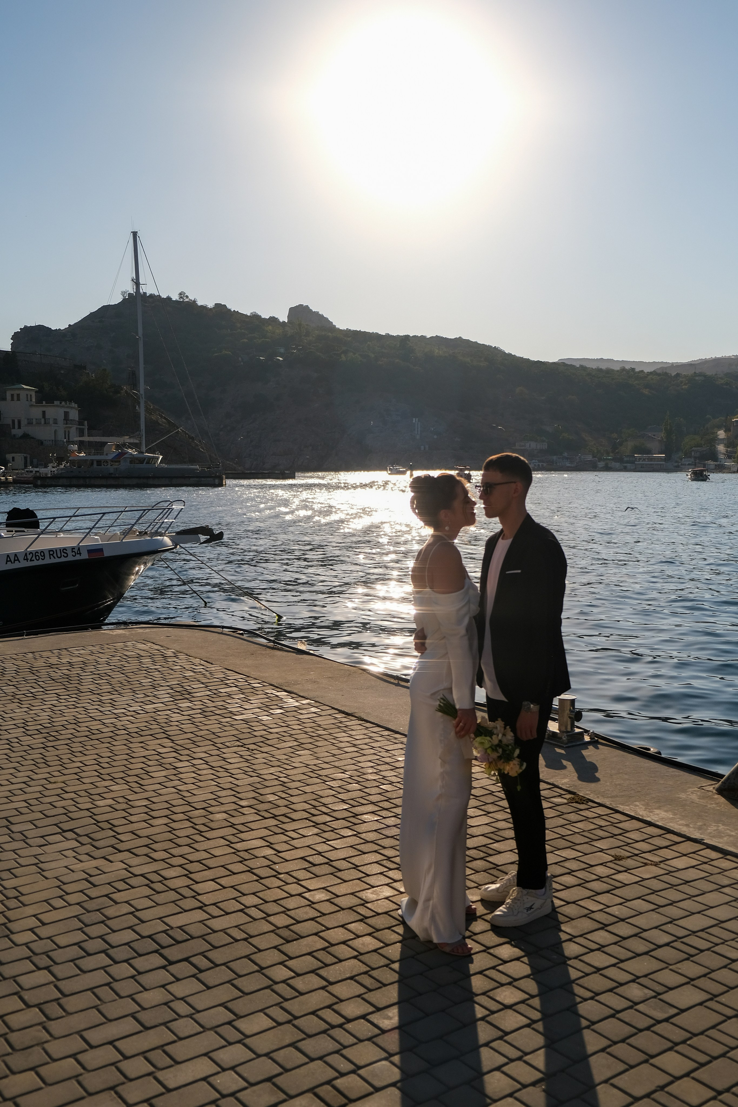 Свадебная фотосессия в Балаклаве. Профессиональная фотосъемка в Крыму. Натуральные эмоции и живые кадры. Забронируйте дату прямо сейчас!