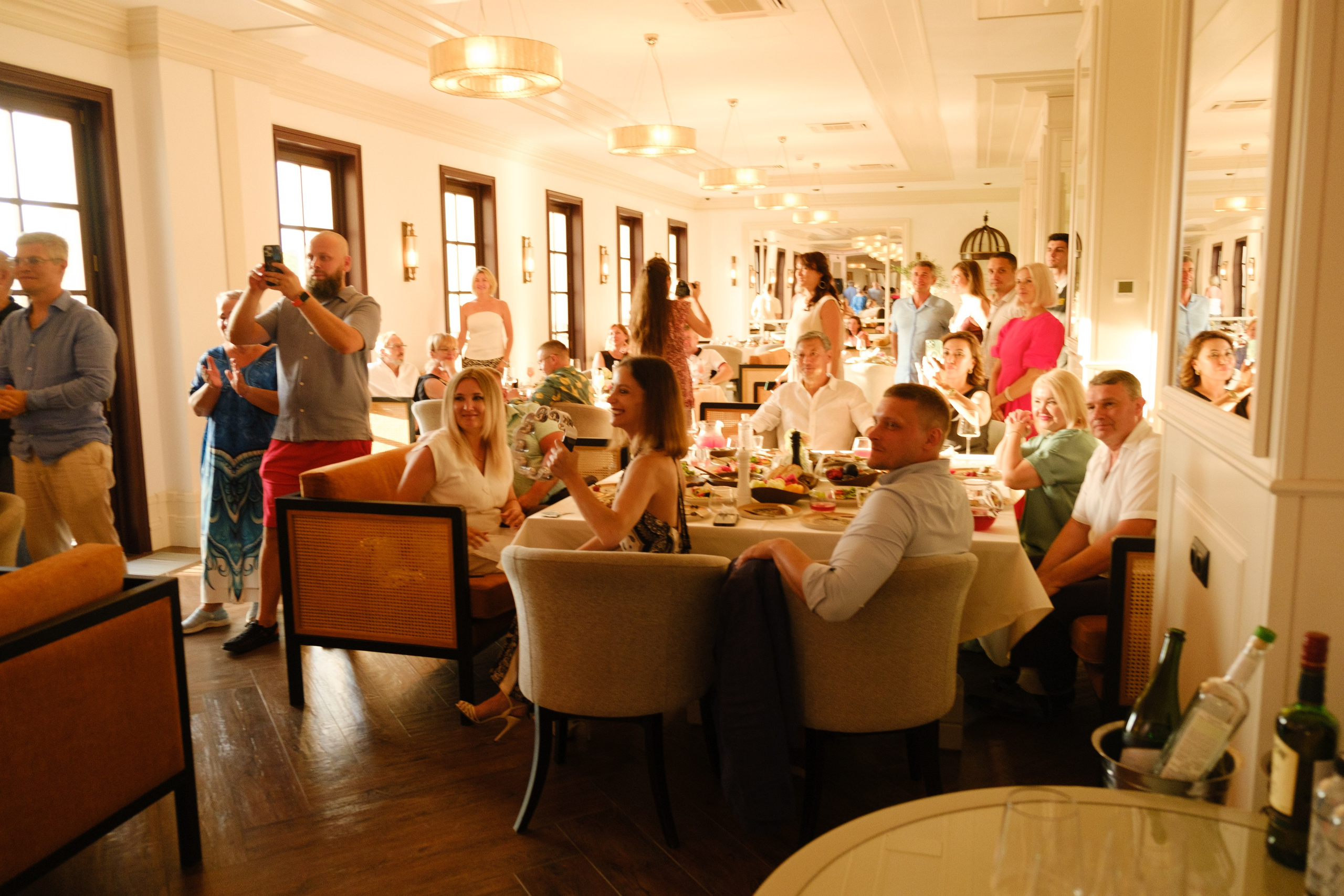 Фотограф на юбилей в Крыму | Съемка дня рождения | Илья Желдак. Профессиональная фотосъемка в Крыму. Натуральные эмоции и живые кадры. Забронируйте дату прямо сейчас!