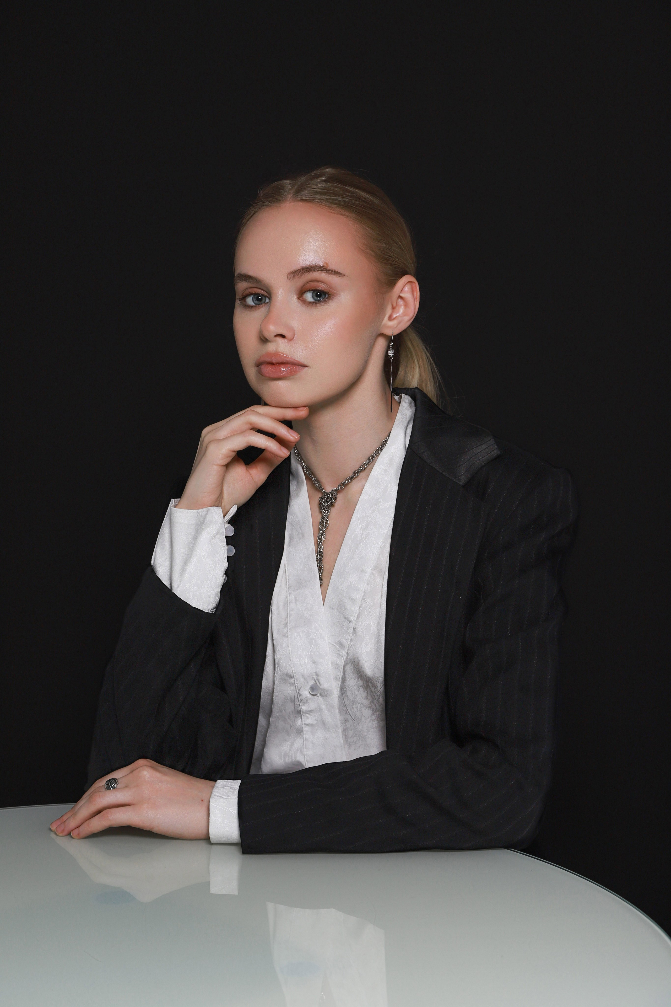 Деловой портрет для актрисы Марии. Портретный фотограф в Москве Антонина Коршунова