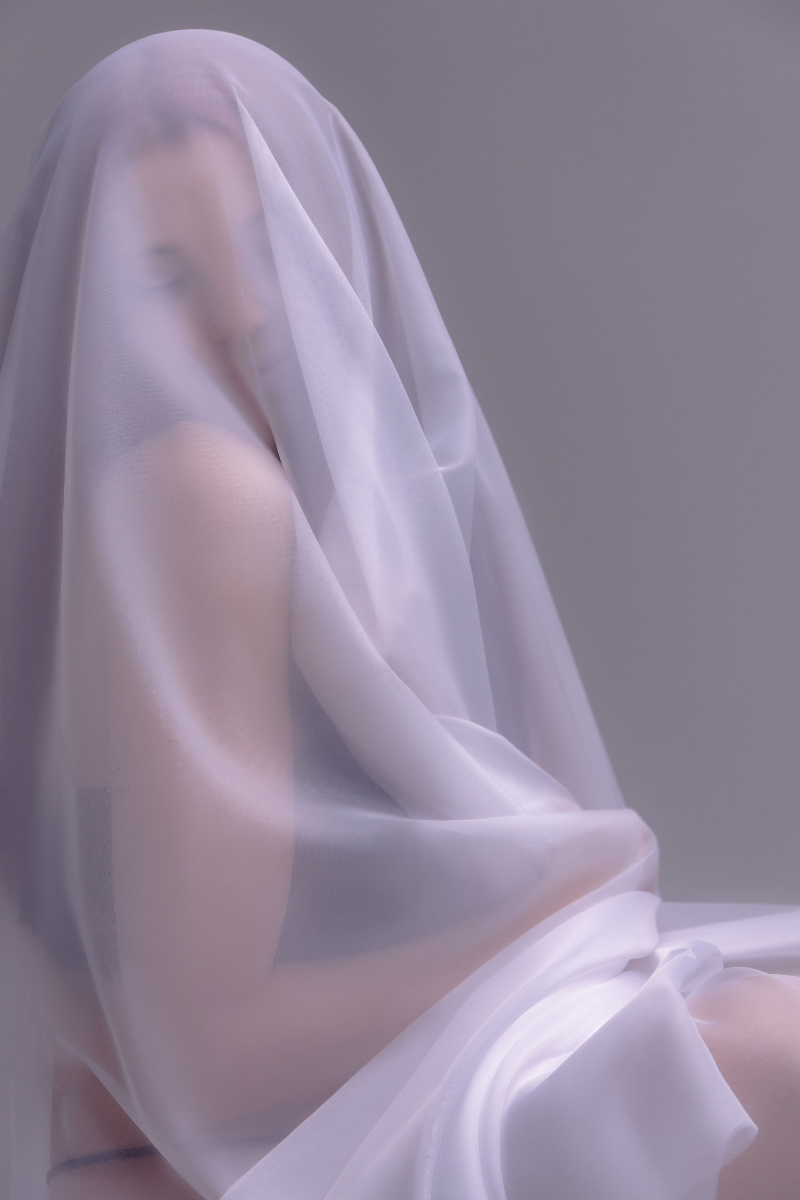 Студийная фотосессия в циклораме. интересный свет.