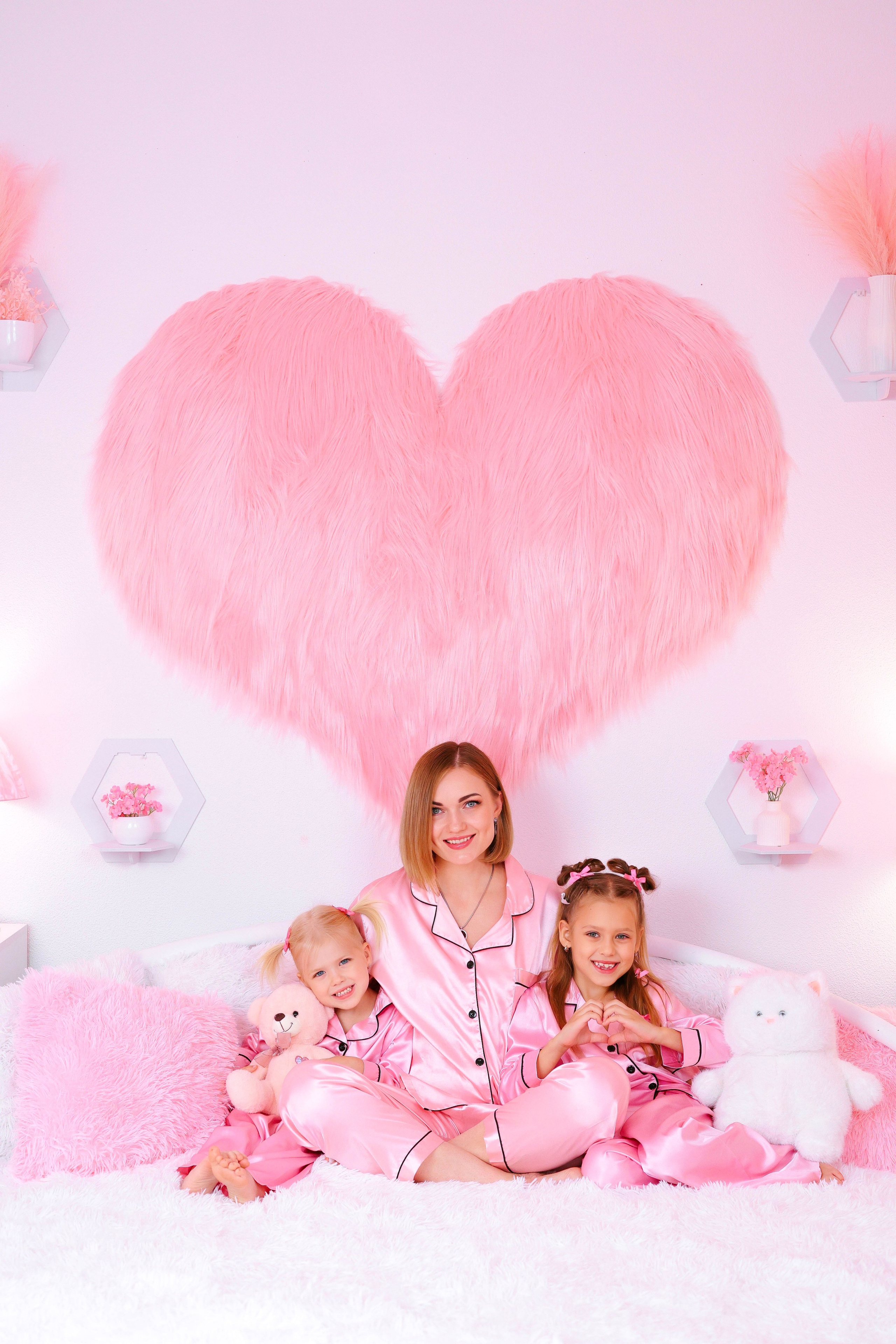 РОЗОВАЯ КОМНАТА