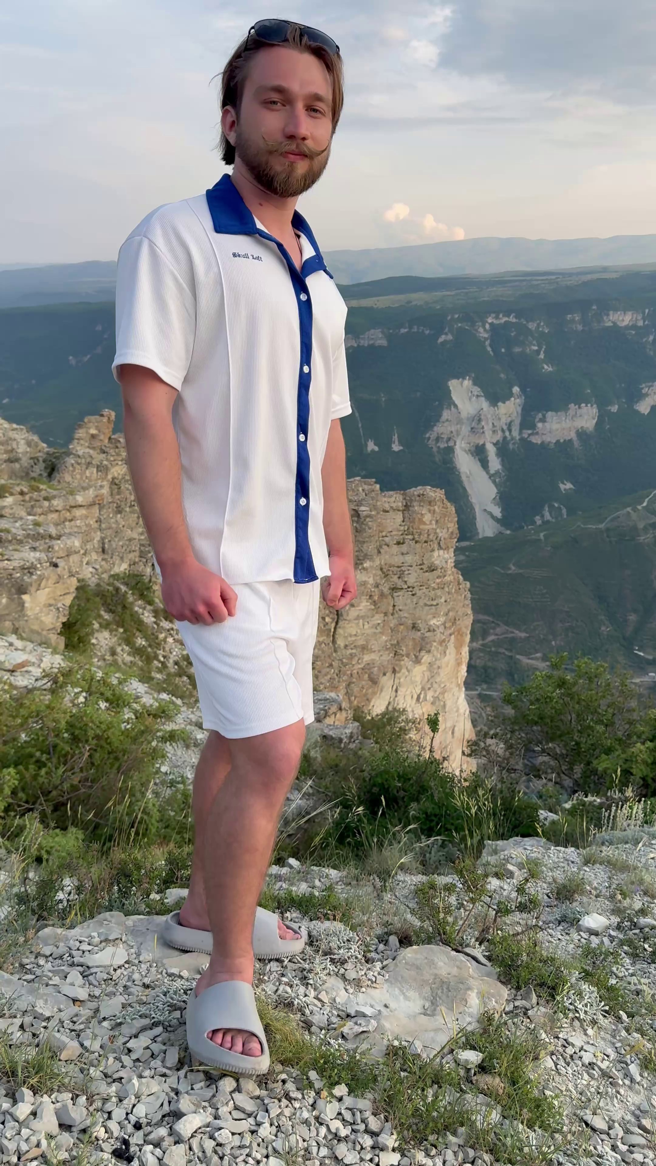 Фотосессия на каньоне. Фотограф Дагестан | Лошади | Этноплатья | Туры