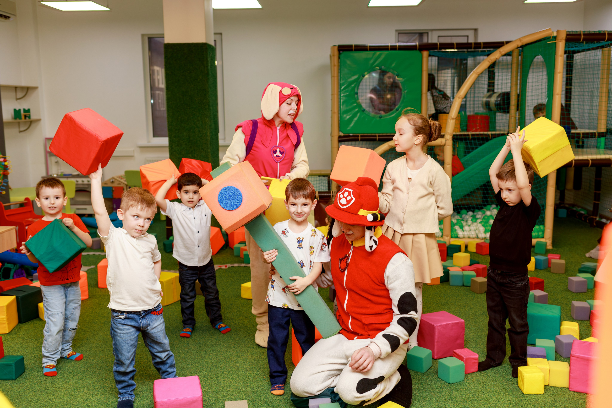 День рождения Ильи в Лифт лофт. Семейный и детский фотограф в Краснодаре Ирина Лаврецкая