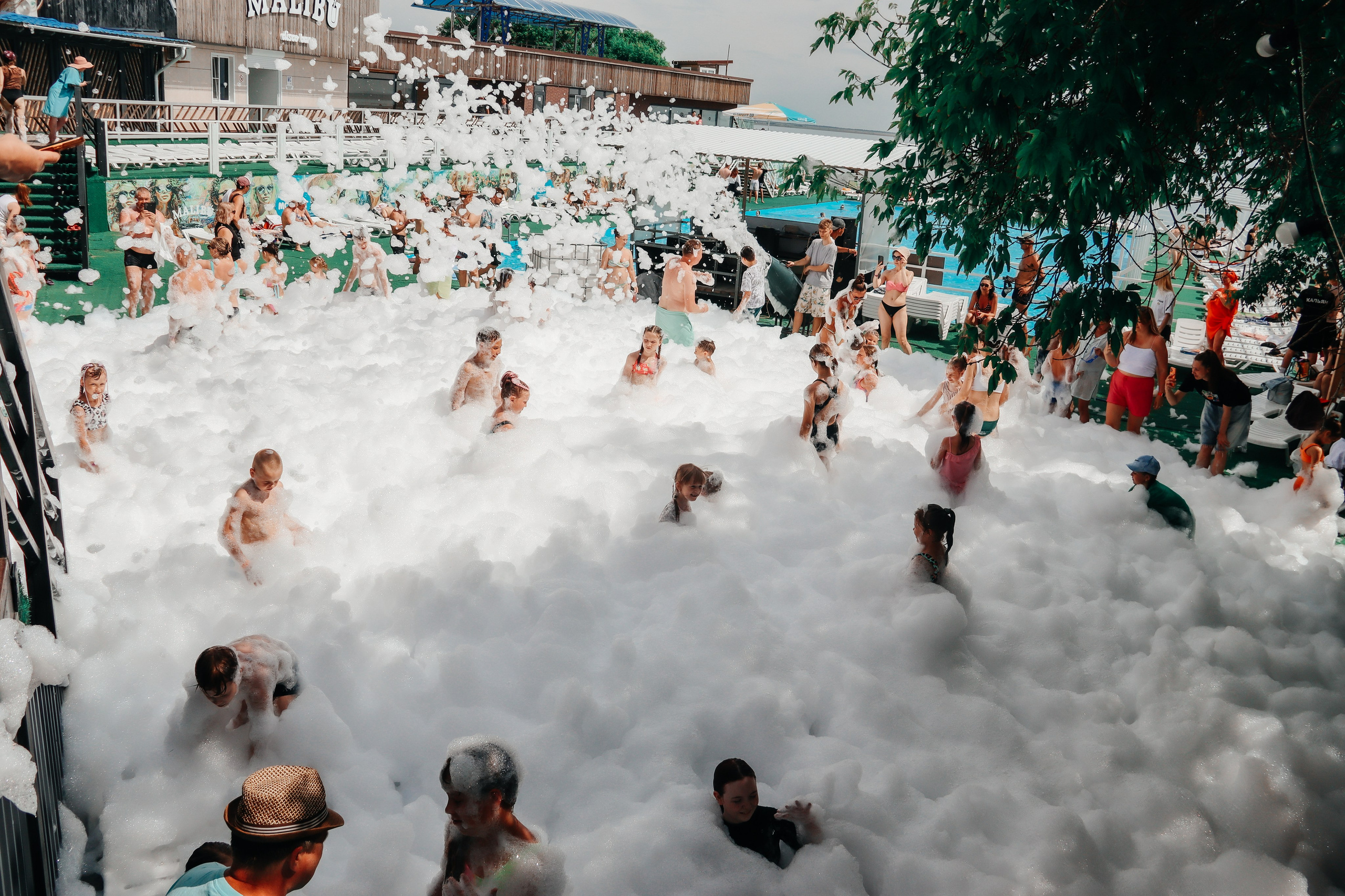 Пенная вечеринка/13.06.2026/Малибу. Семейный и детский фотограф в Славгороде Анастасия Винс