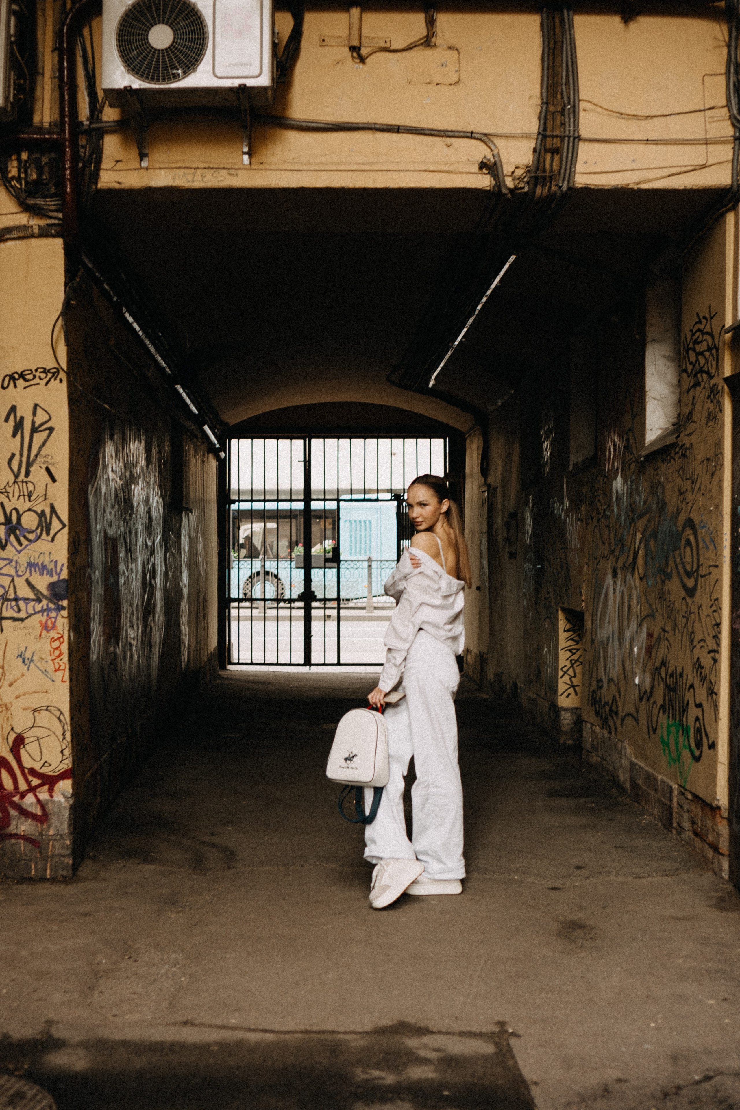 МЫ ГУЛЯЛИ ПРО КРЫШАМ ПИТЕРА. Профессиональный фотограф, Санкт-Петербург — Виктория Богомолова