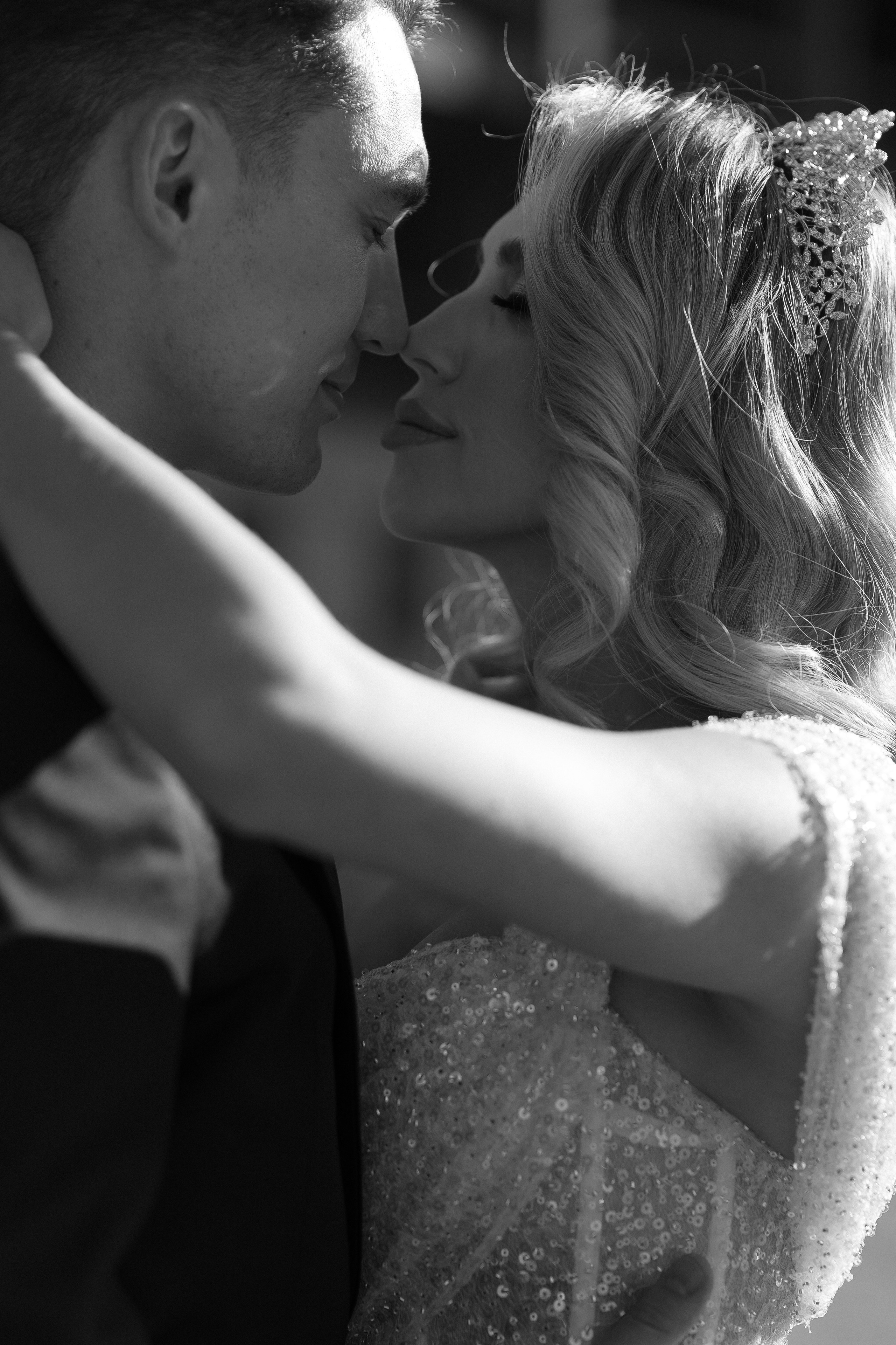 ···. Свадебный фотограф в Санкт-Петербурге Александра Чукавина