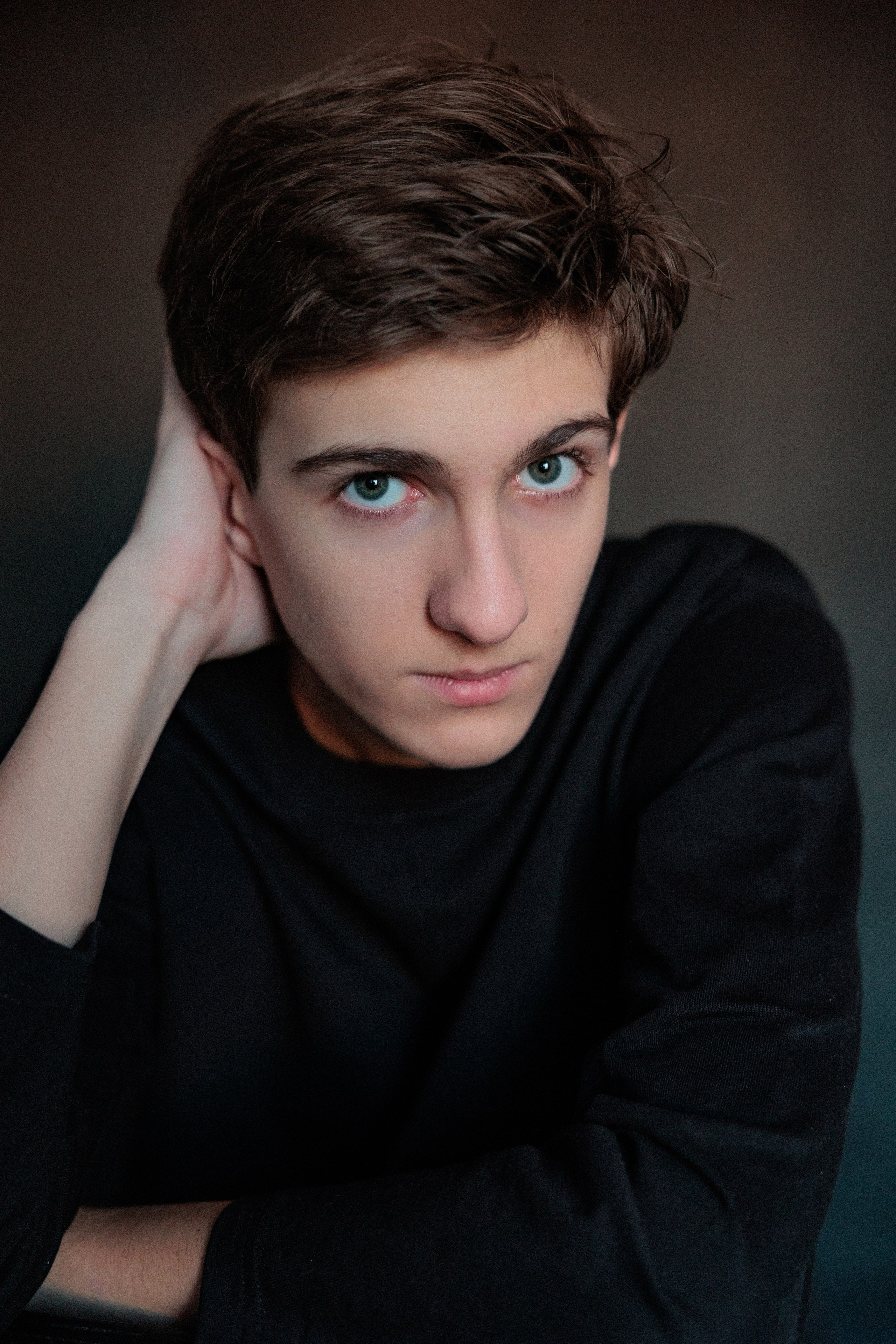 АРТЁМ. Я фотограф из Москвы к Вашим услугам