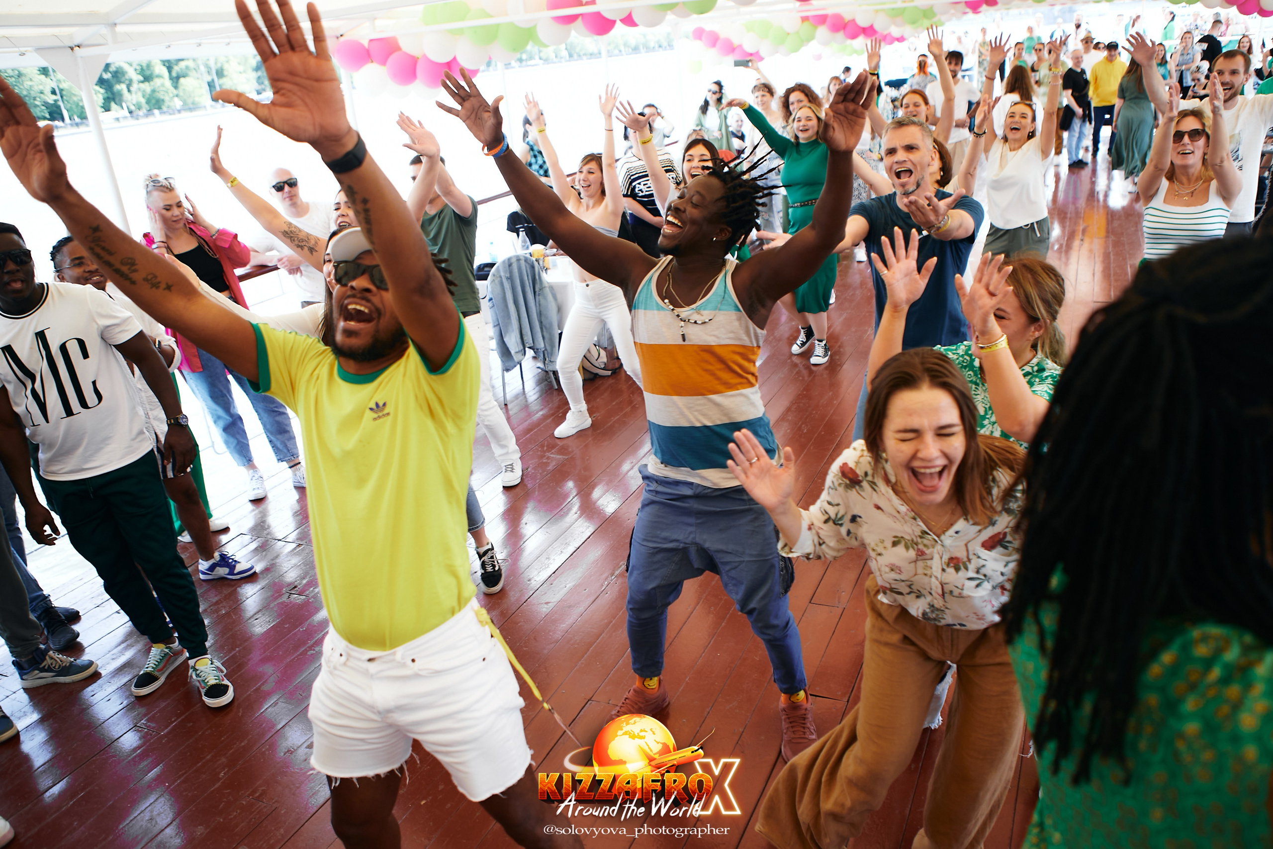 Boat party. Свадебный фотограф