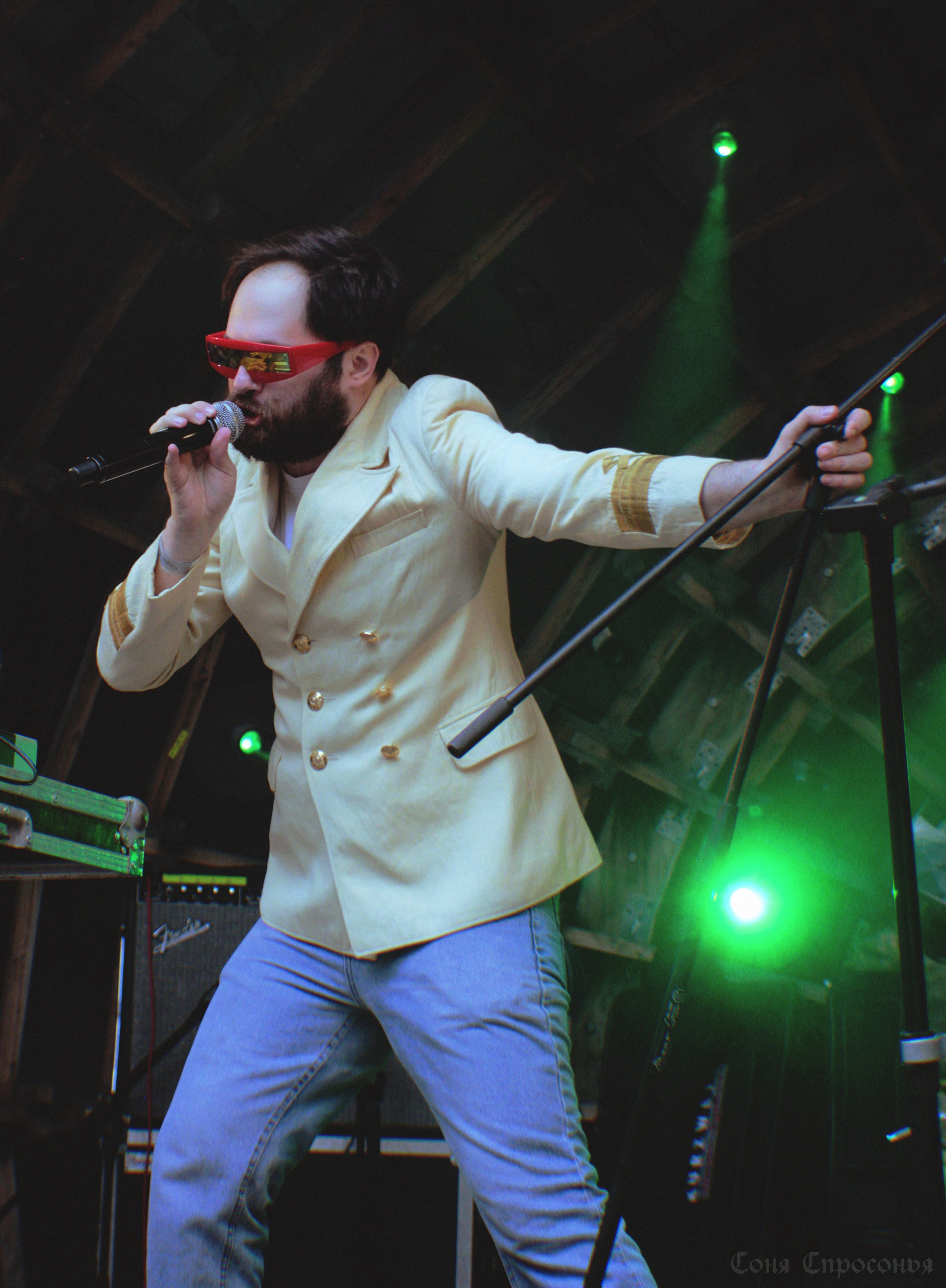 Синестетик 26.08.23. Концертный и портретный фотограф в Москве Соня Спросонья