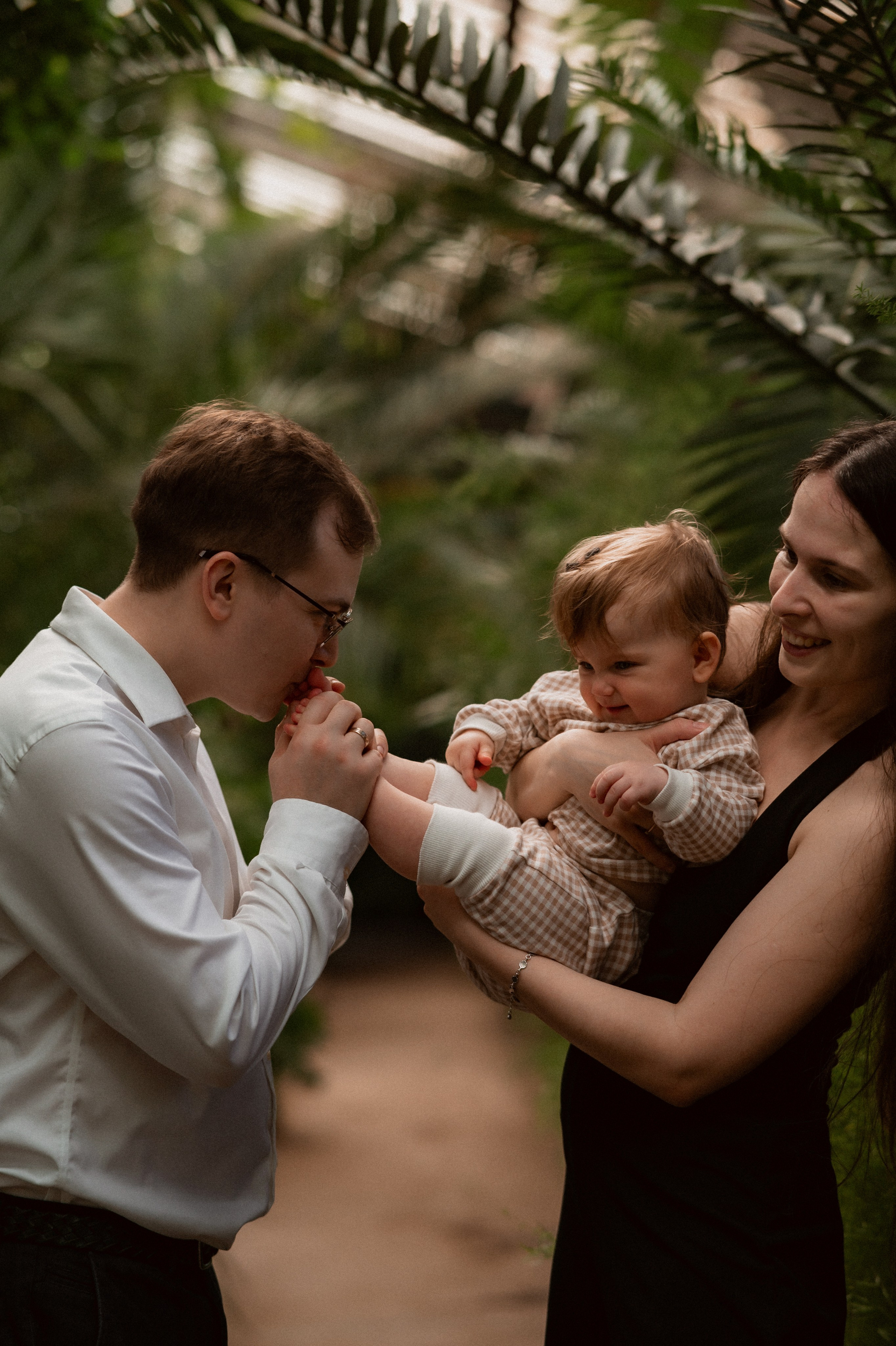 Илья, Ирина и Ева в Оранжерее. Семейный и свадебный lifestyle-фотограф в Москве Мария Петрова