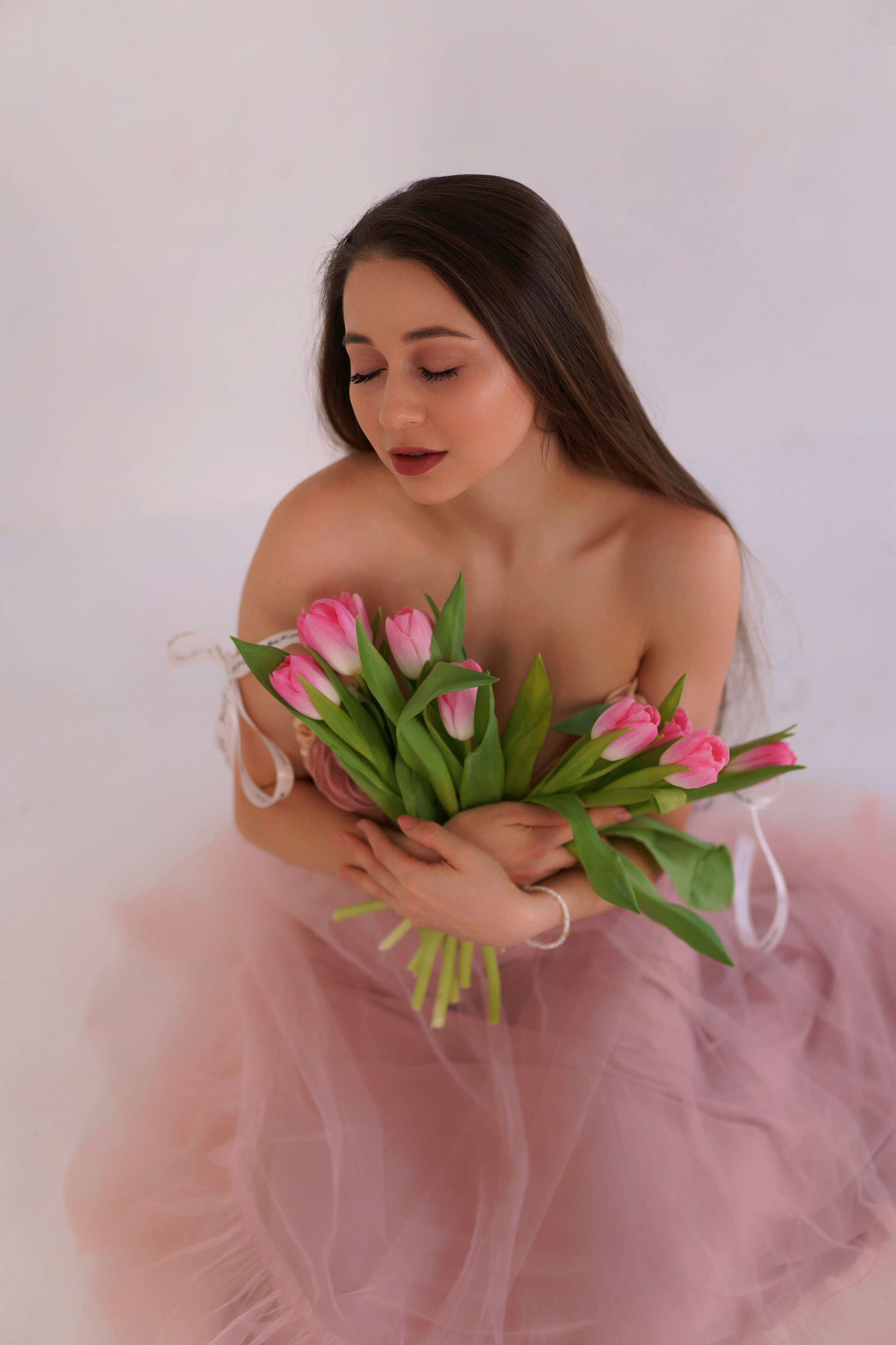 Женская фотосессия, индивидуальная съемка, студийный портрет, фотосессия в студии, индивидуальная фотосессия. Главная