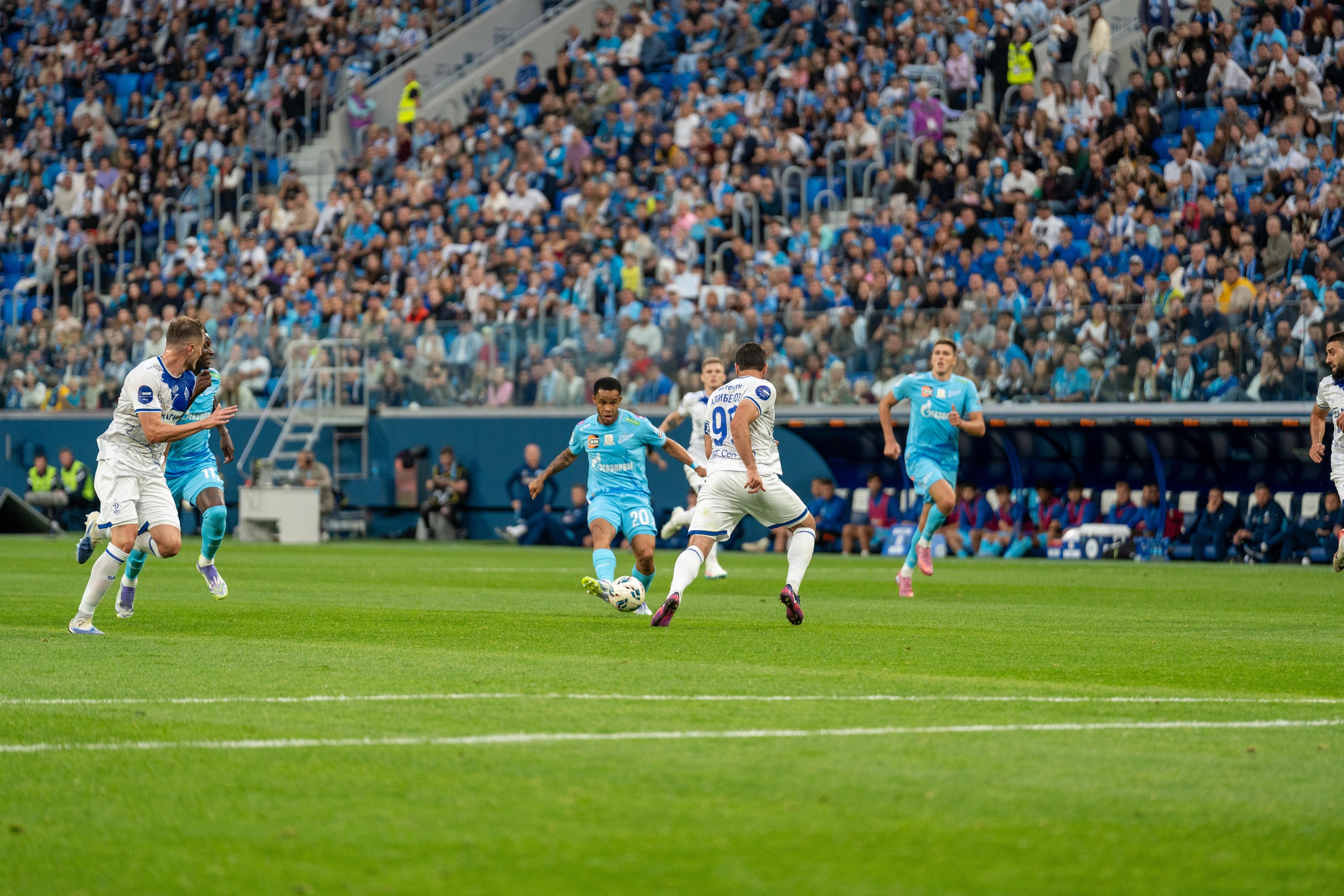 Атакующий момент Зенита в матче на Газпром-Арене, спортивный фотограф Санкт-Петербург