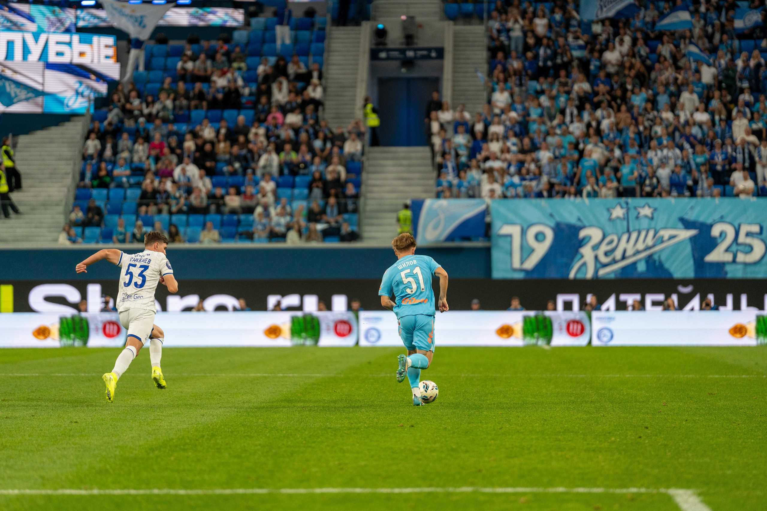 Динамичный кадр матча Зенит–Динамо от спортивного фотографа Санкт-Петербург