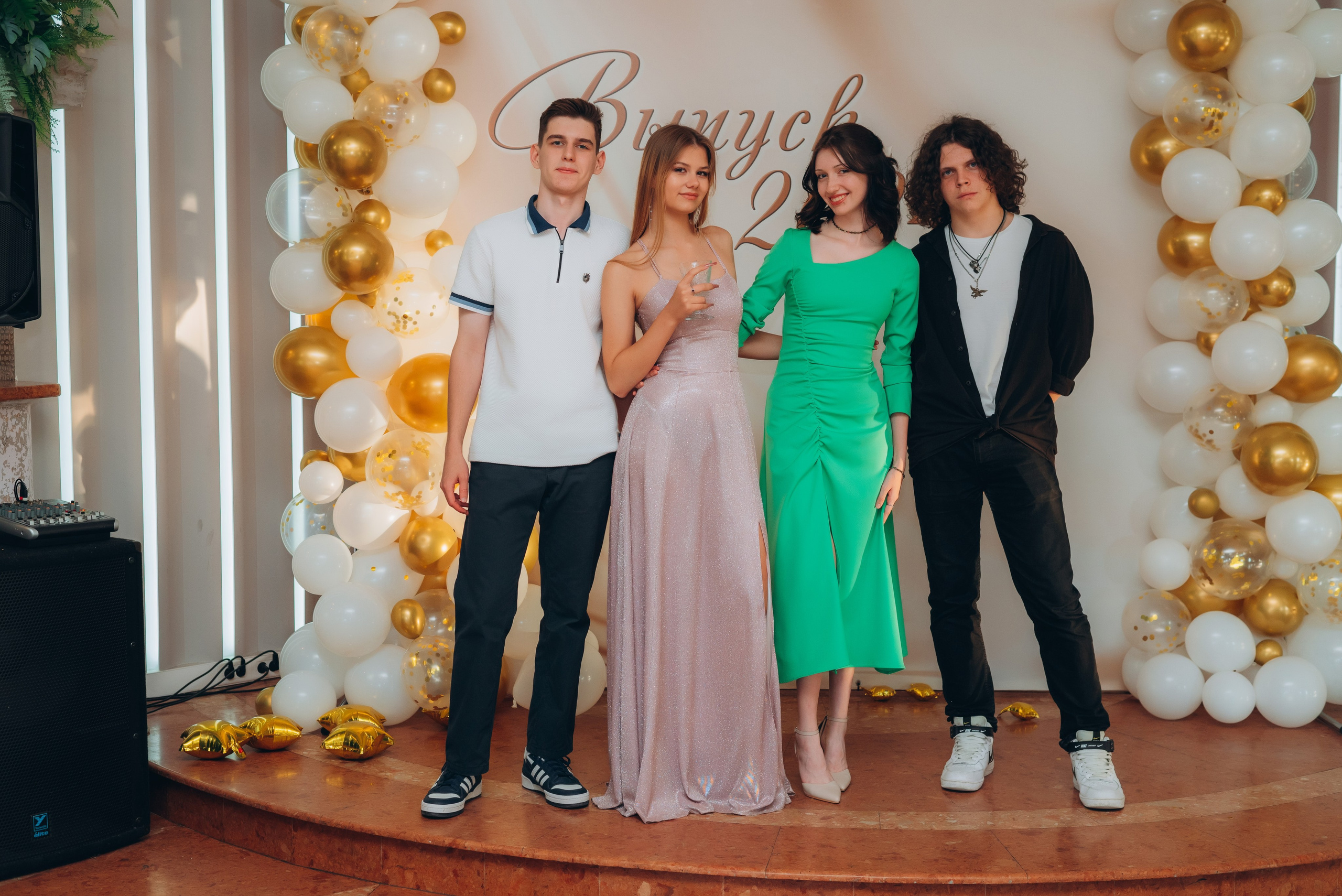 Выпускной 9-11классы. Выпускные книги Анапа Новороссийск Краснодар