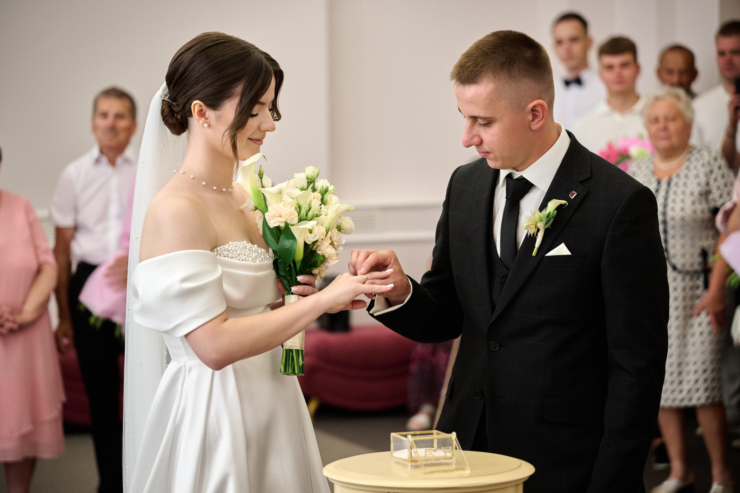 Свадебная фотосессия Никиты и Ангелины в Старом Осколе. Профессиональный фотограф Старый Оскол, Губкин — свадьба, венчание, крещение, юбилей и день рождения