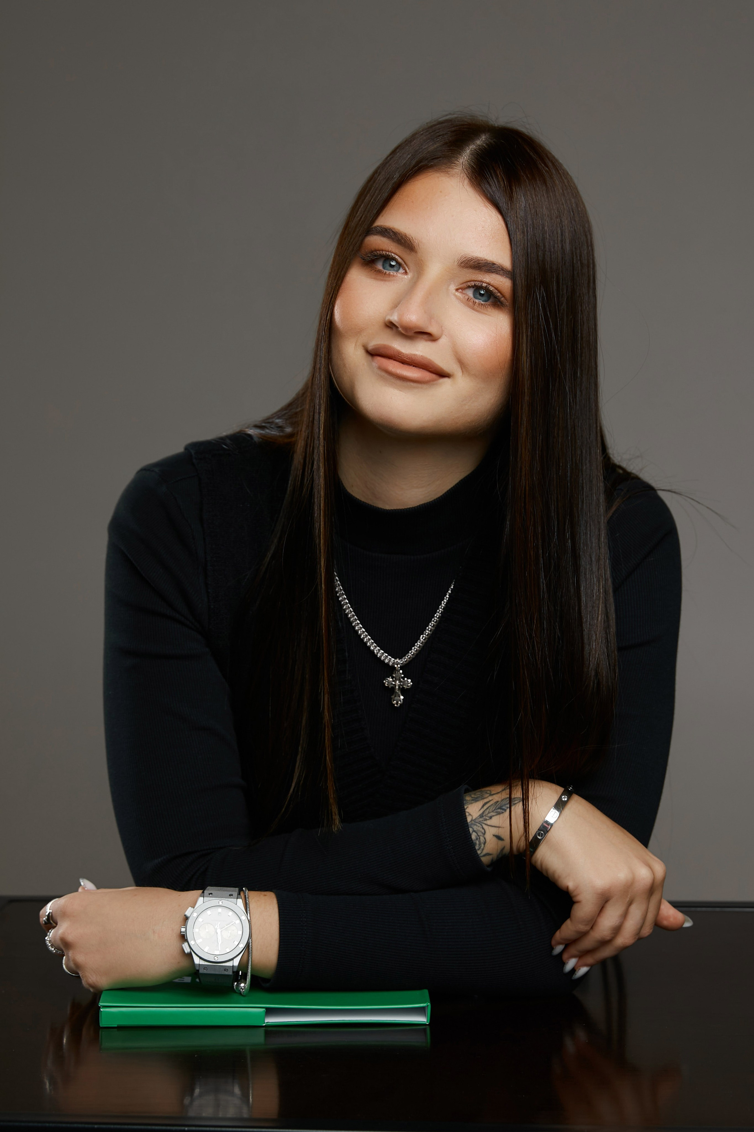 Индивидуальная фотосессия, портреты для сайта, контент съемка. Фотограф Ксения Талькина — PRОкниги — Екатеринбург