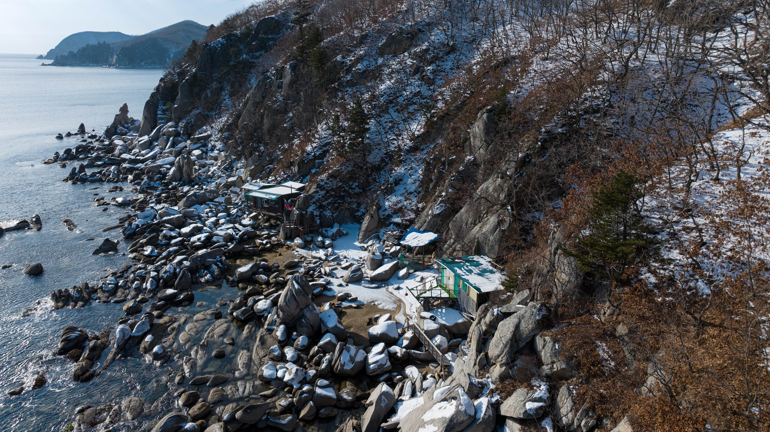 Бухты Триозерье, Окуневая, Спокойная. Турист оптимист