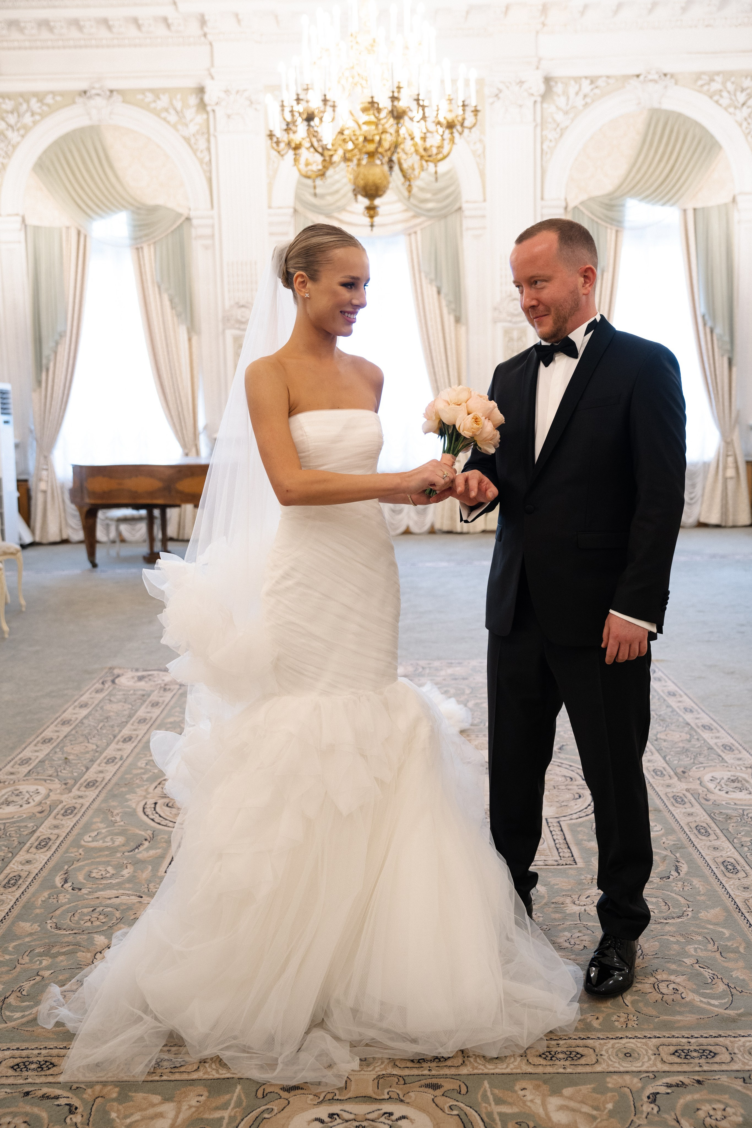 Анна Сергей. Камерная свадьба в Фосизонс в стиле неоклассика. Свадебный фотограф организатор в Санкт-Петербурге Ассоль Опарина