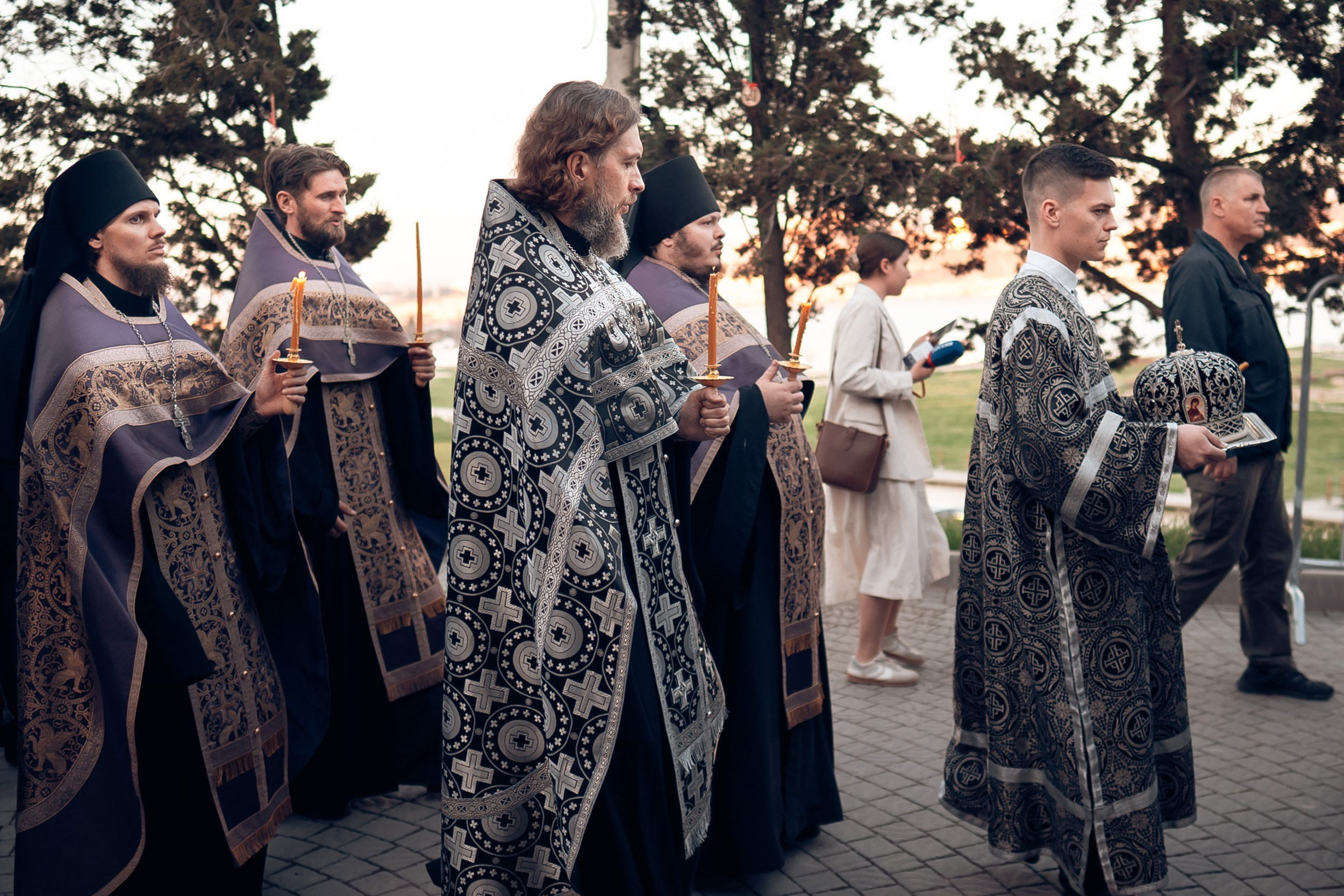 Богослужение Великой пятницы в Херсонесском монастыре Севастополь. Церковный фотограф Севастополь