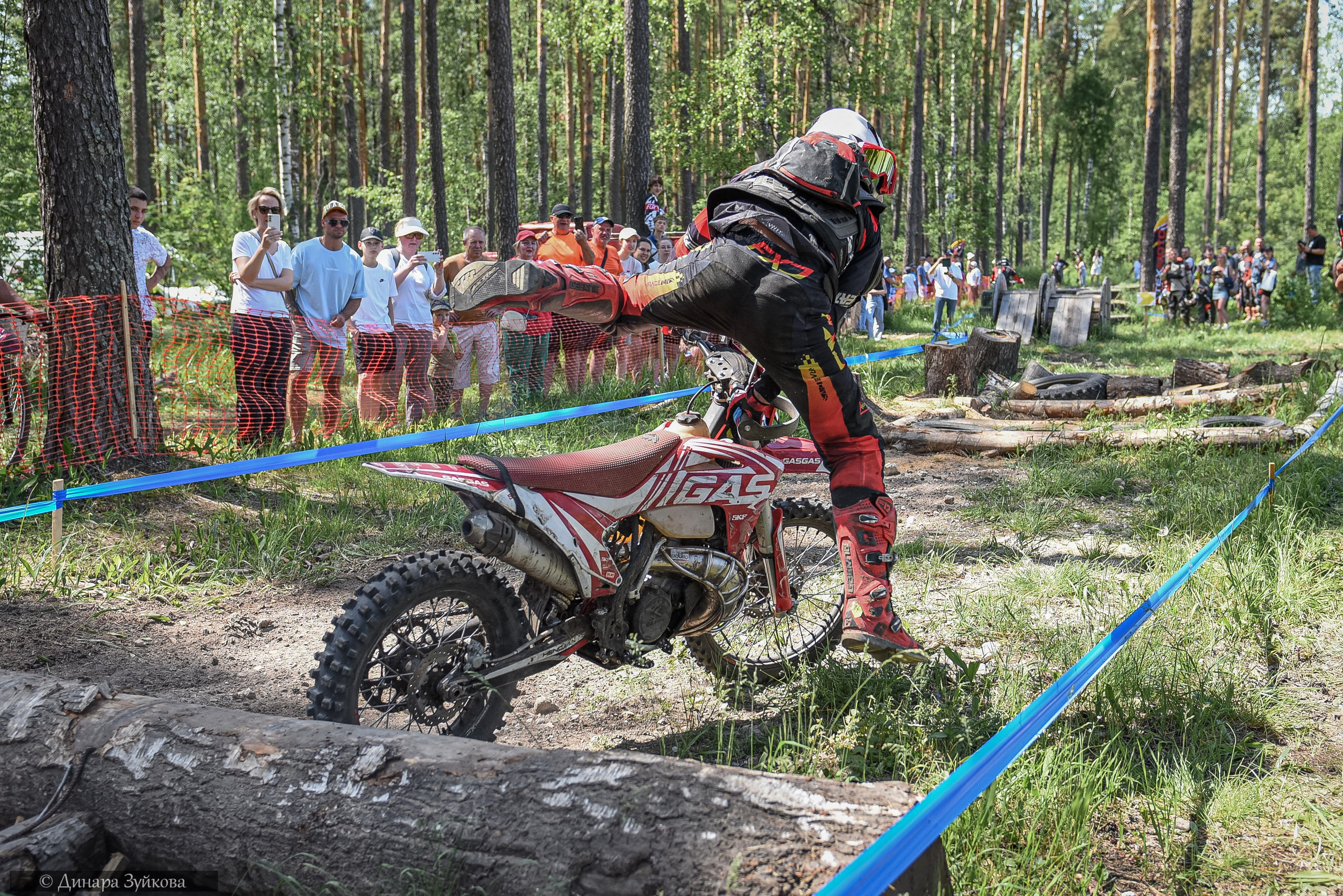 В поиске зацепа. Мотофотограф в Нижнем Новгороде Динара Зуйкова
