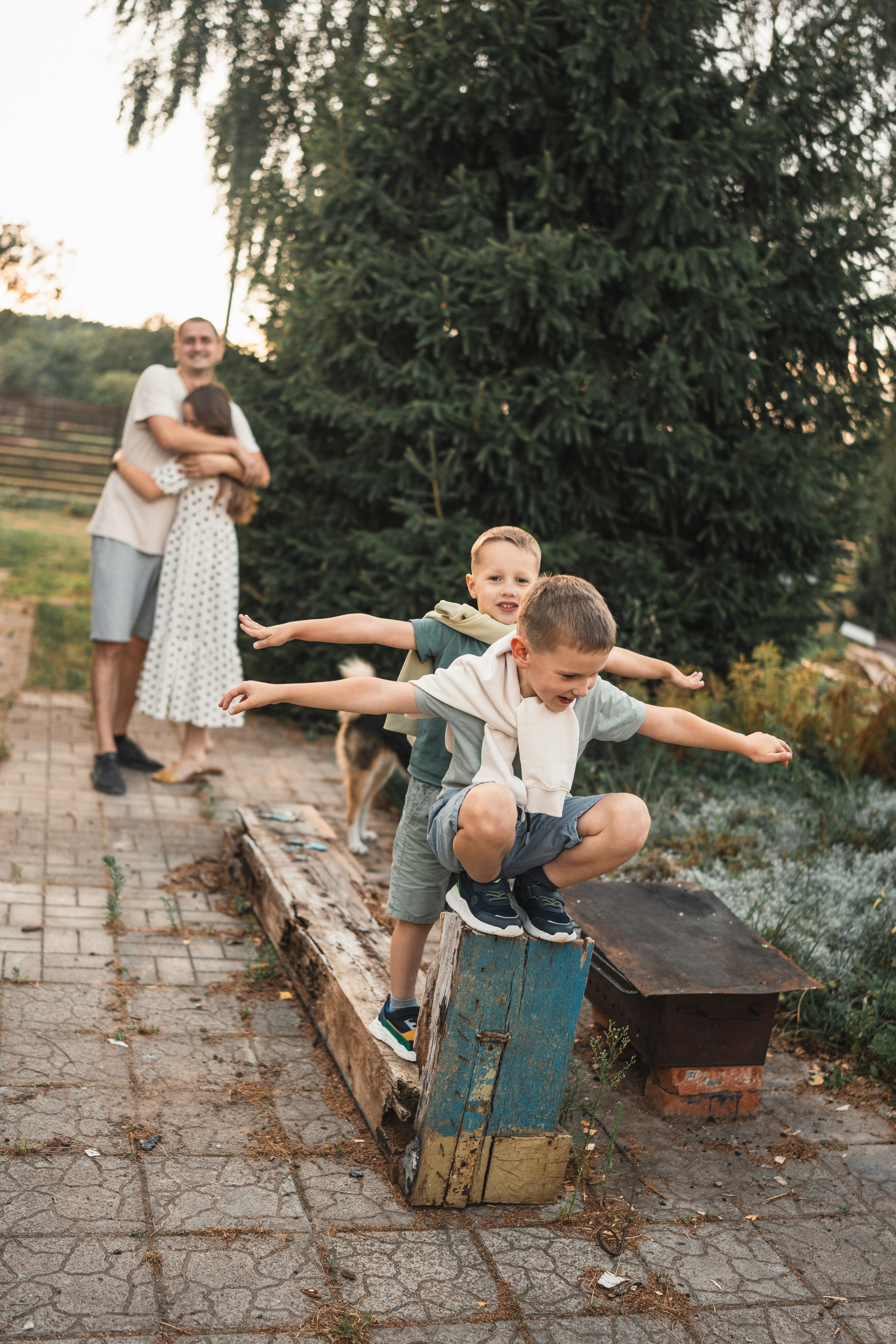 СЪЕМКА НА УЧАСТКЕ. Семья Юлии. Фотограф Марта Козел. Гродно, Беларусь