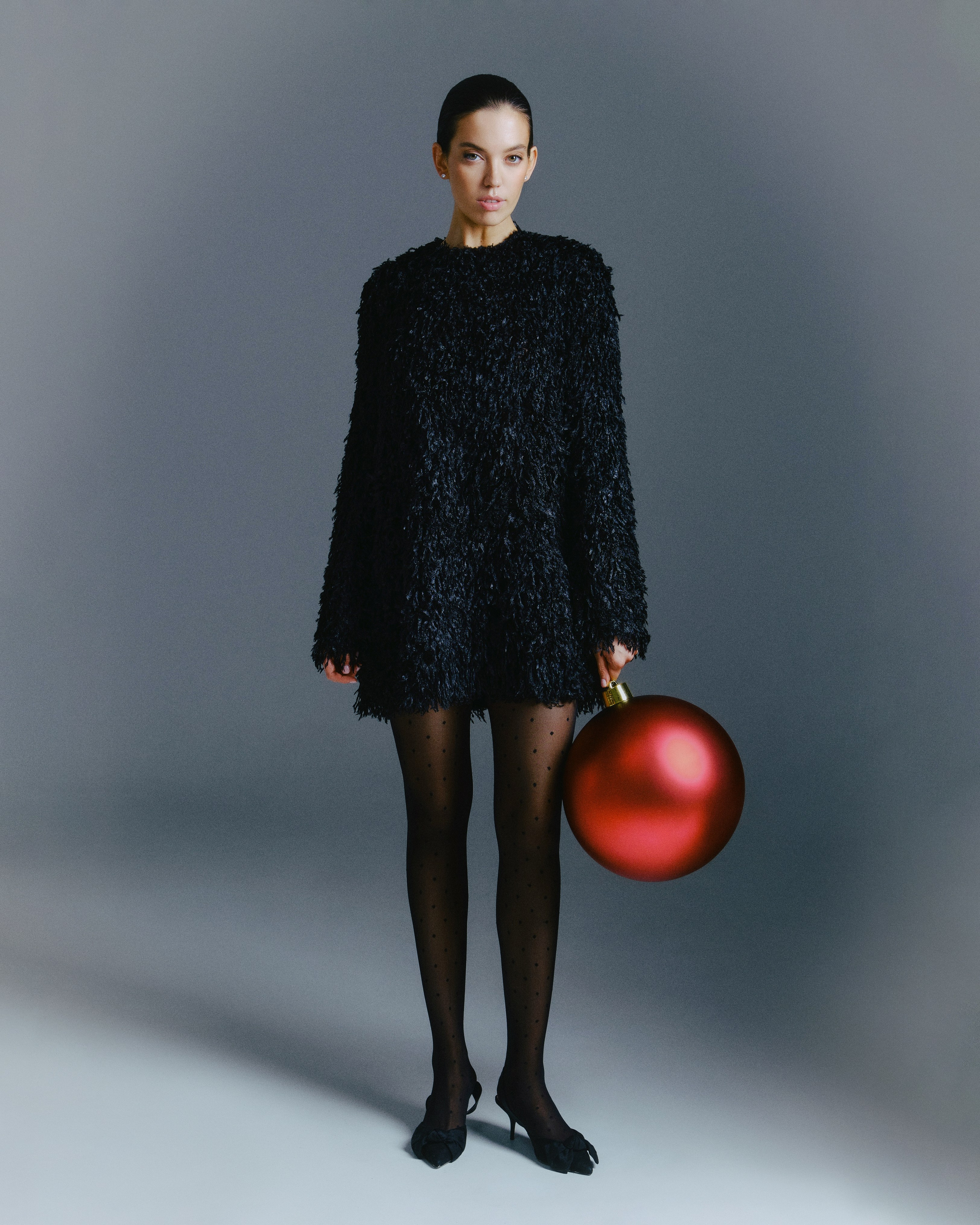 BELOE ZOLOTO NEW YEAR'24 LOOKBOOK. Фотограф Александра Емельянова