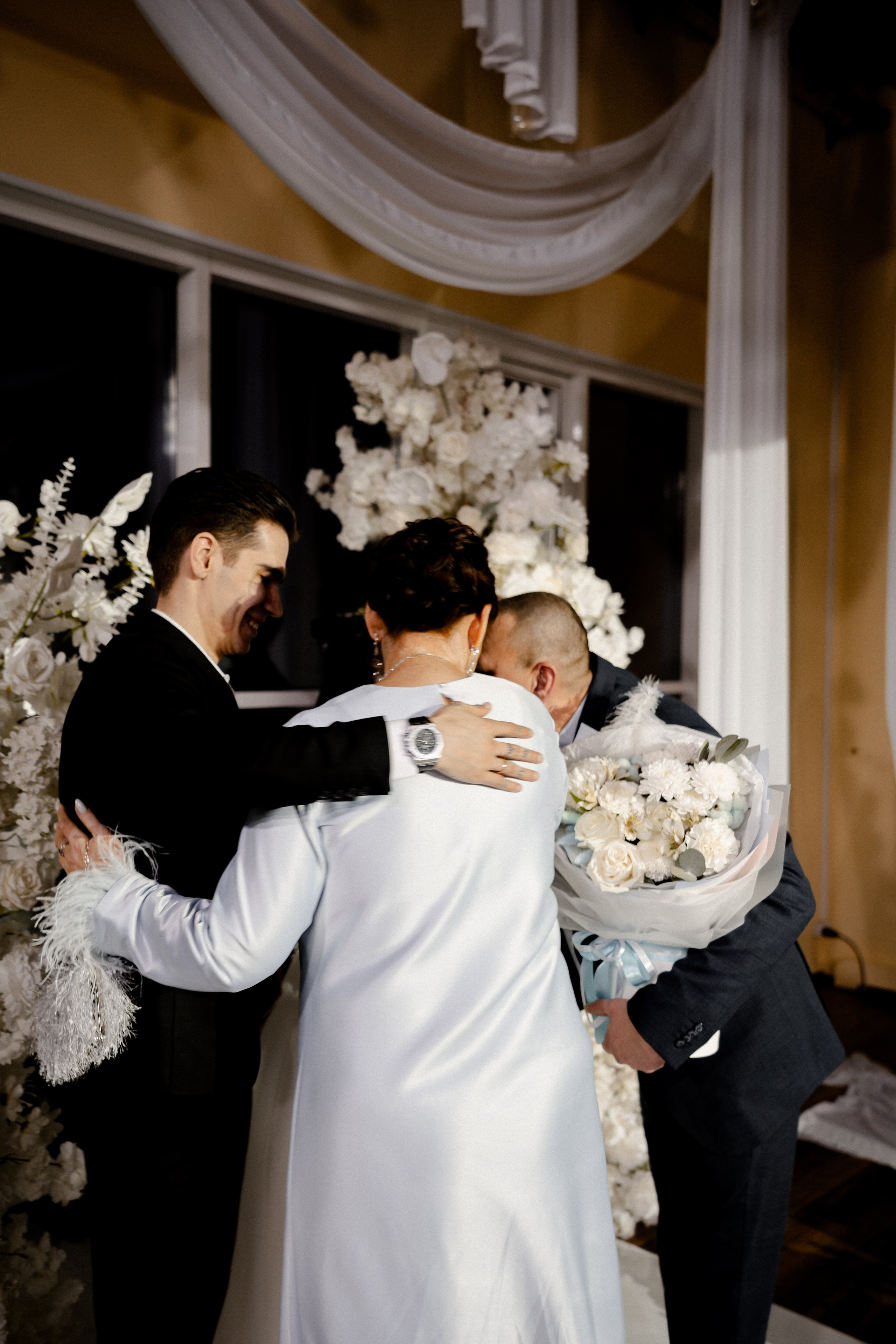 СВАДЕБНАЯ СЬЕМКА СБОРОВ В ОТЕЛЕ И ВЫЕЗД НА ЦЕРЕМОНИЮ (СНЯТО В СИБИРЕ В НИЖНЕВАРТОВСКЕ). Профессиональный фотограф, Санкт-Петербург — Виктория Богомолова