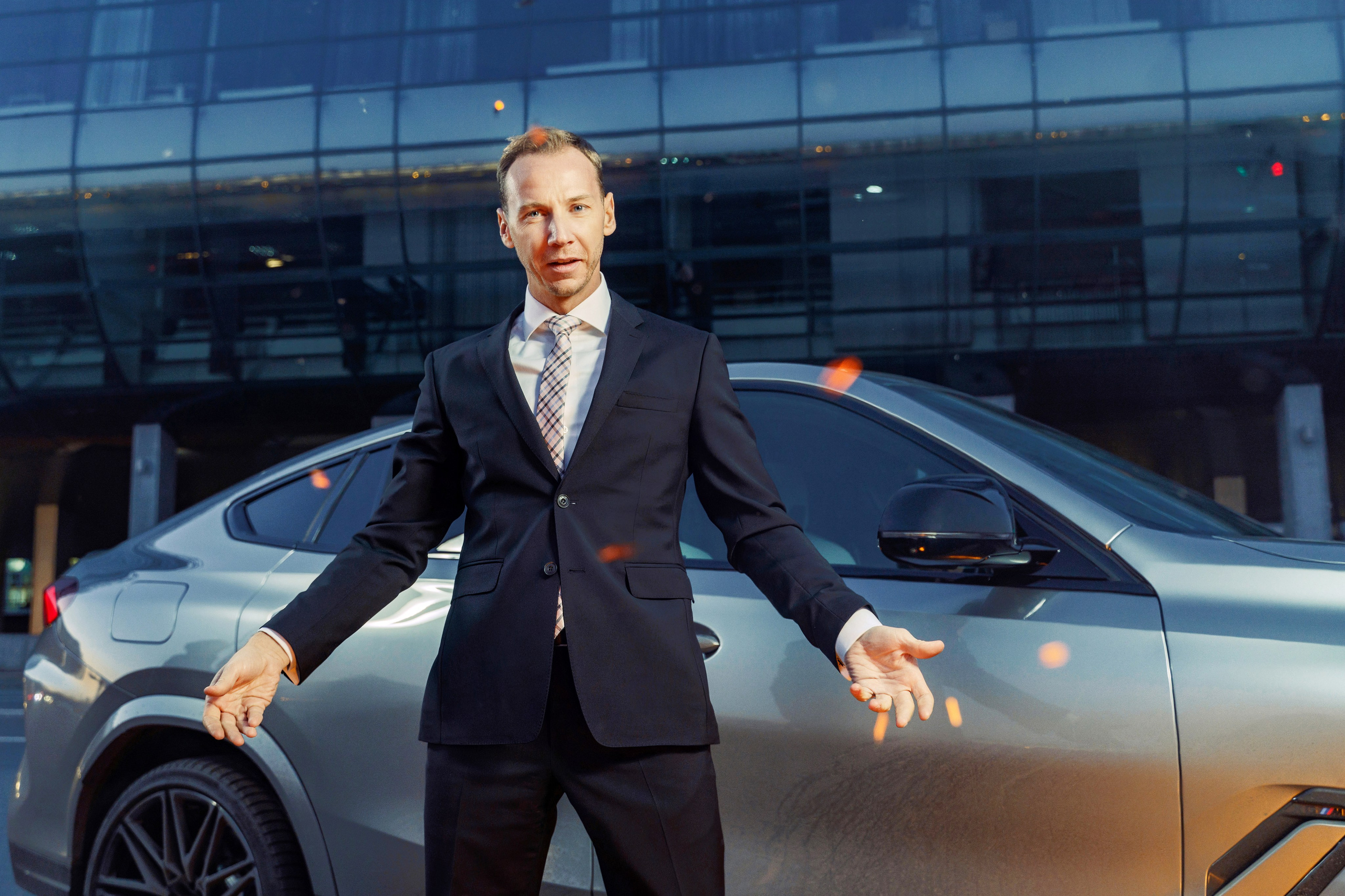 Имиджевые портреты для руководителя компании. КОРПОРАТИВНЫЙ, ИМИДЖЕВЫЙ И РЕПОРТАЖНЫЙ ФОТОГРАФ МАКСИМ МЕШ