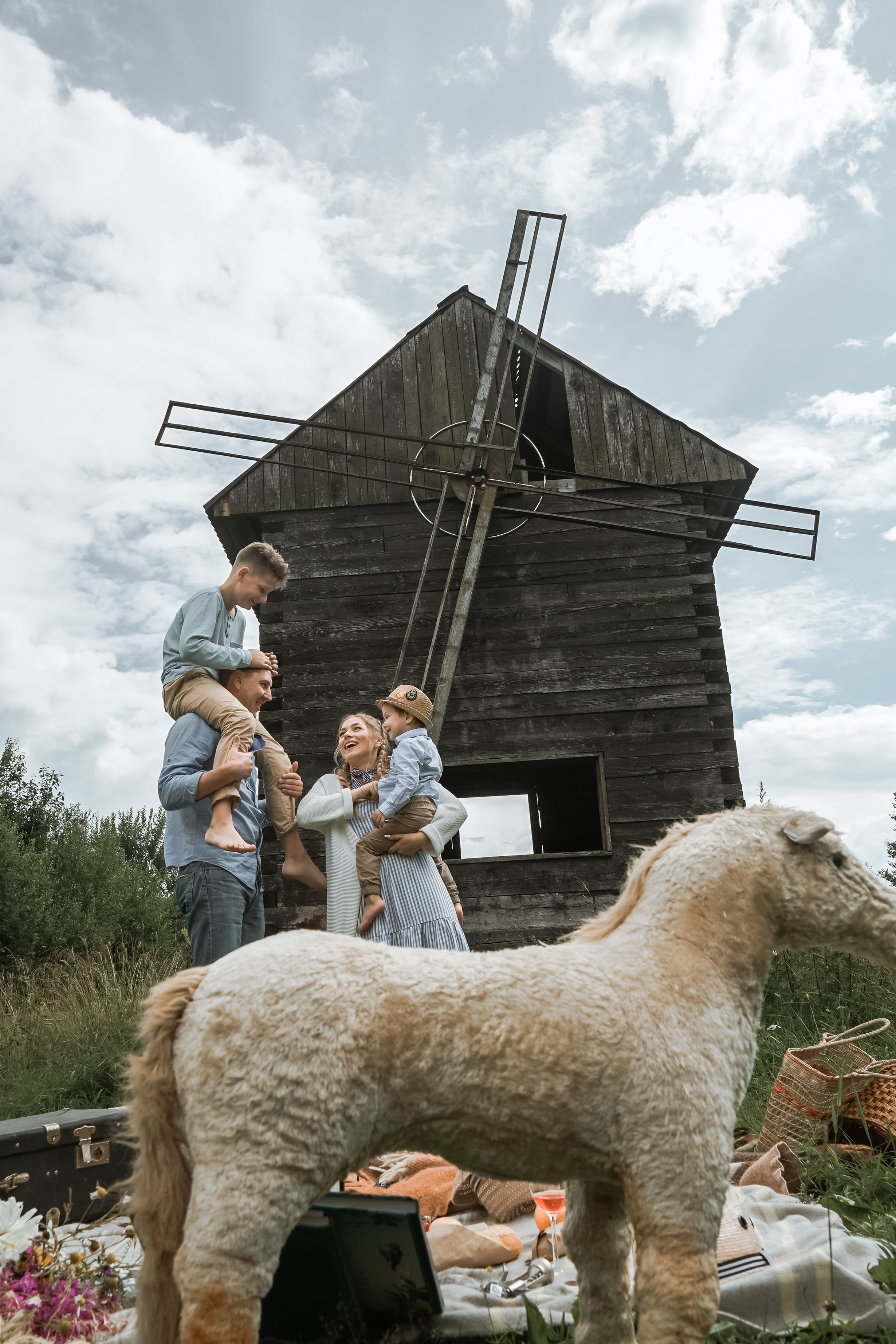 Семейная съёмка на старой Мельнице. Свадебный, семейный и контент фотограф в Санкт- Петербурге Елена Грие