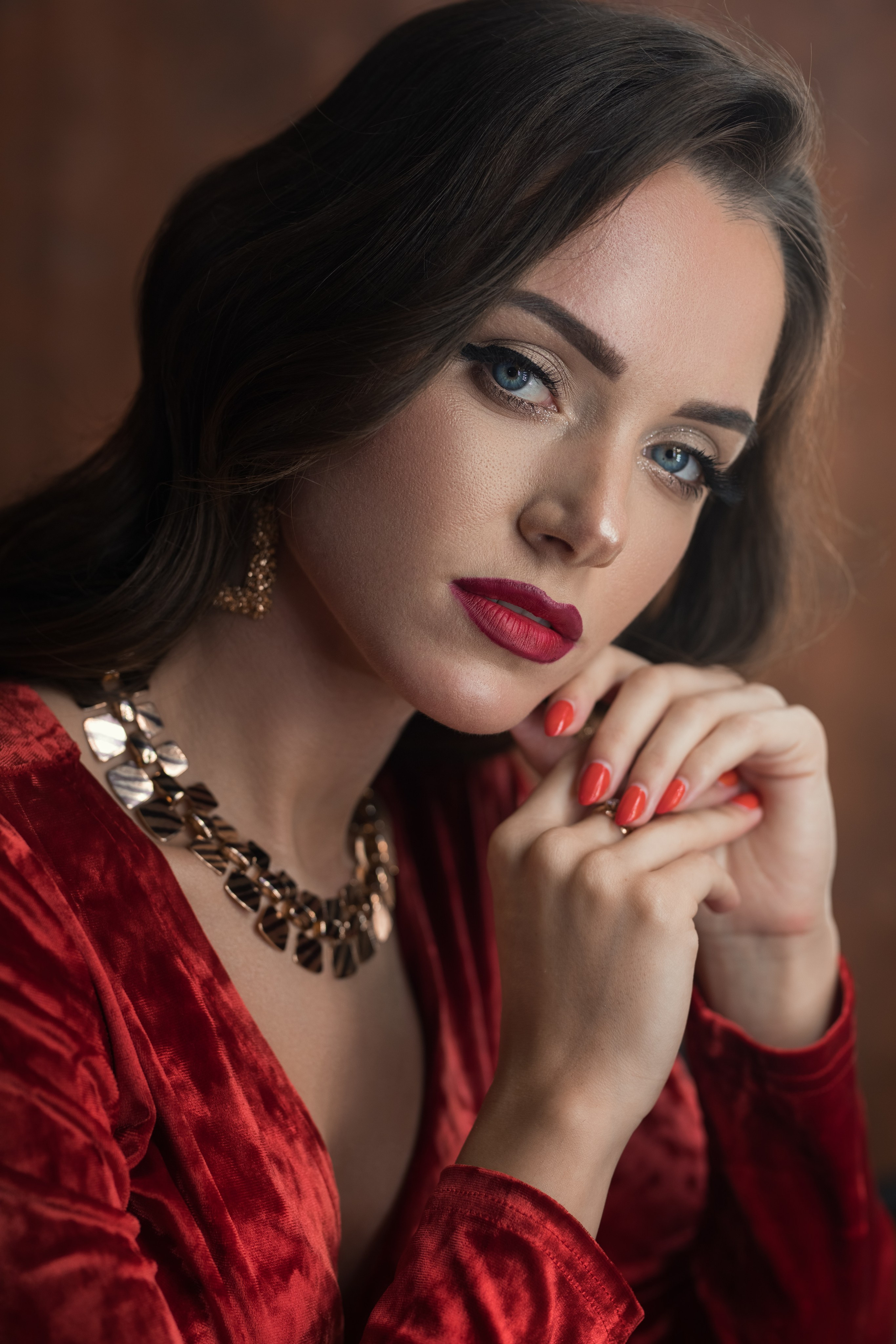 Студийная съемка с Екатериной в красном платье для «себя»