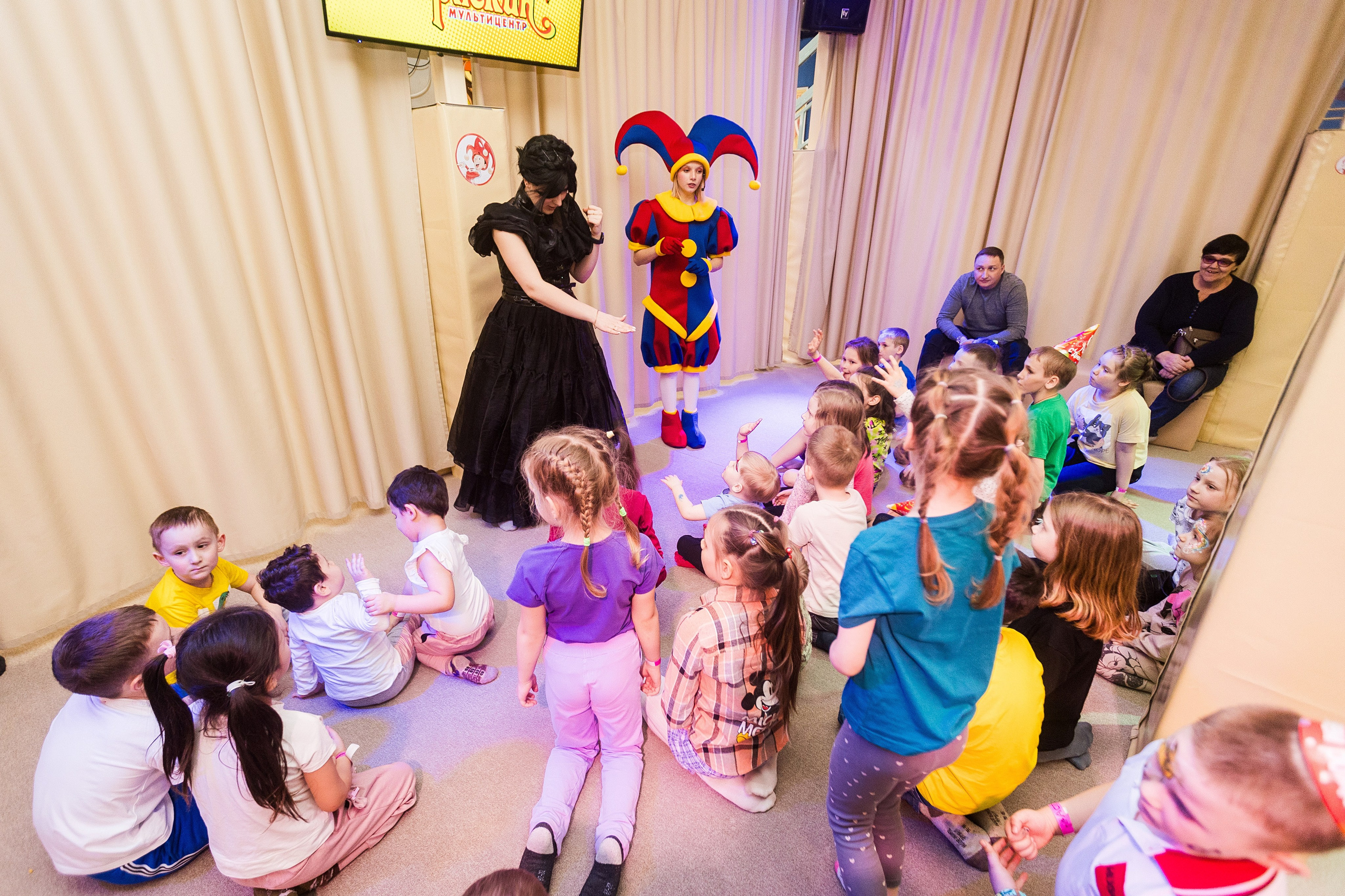 День рождения Арлекина. Детский фотограф видеограф в Хабаровске Михаил Орлов