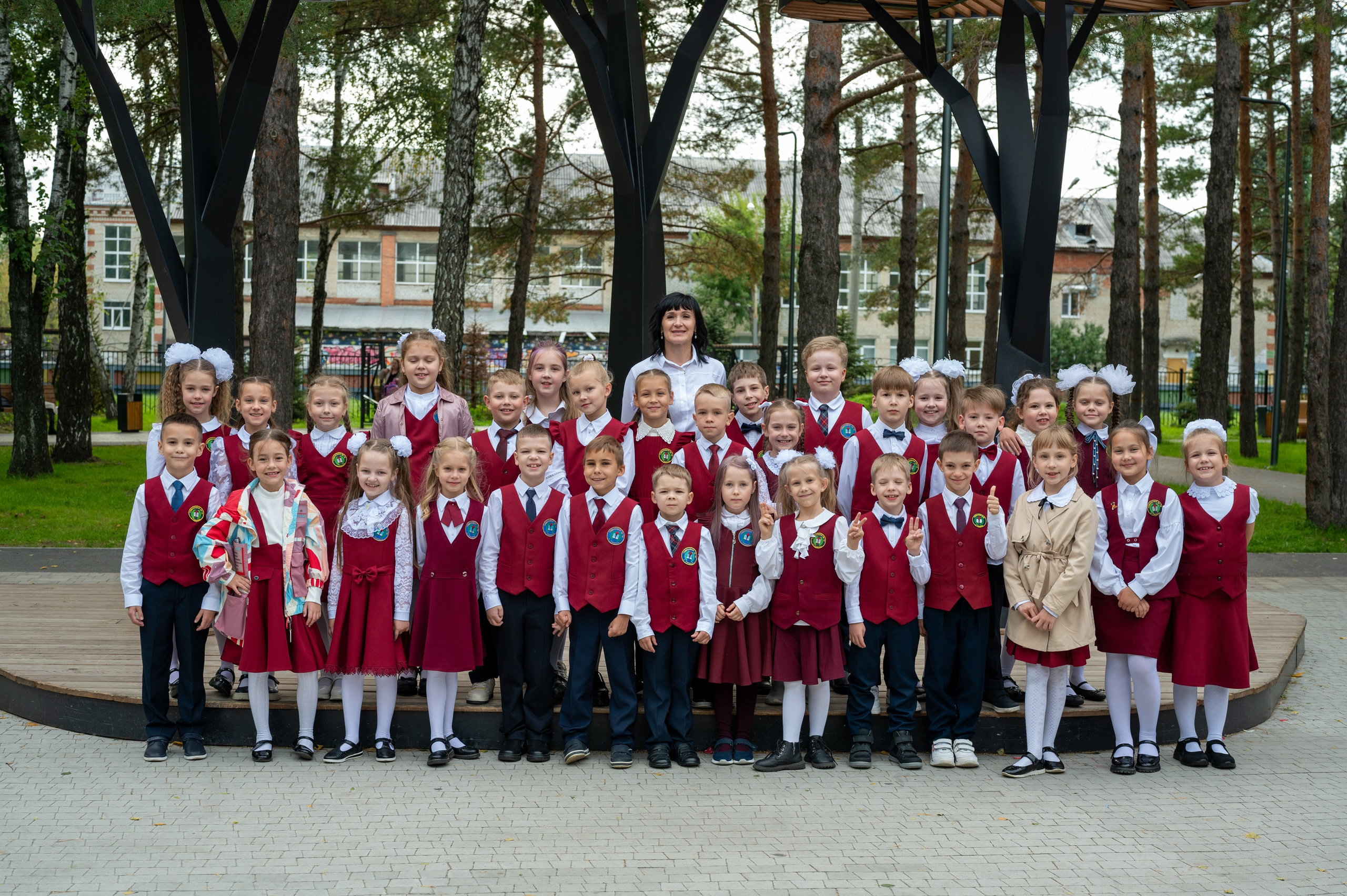 1 сентября 16 гимназия 2 класс (линейка + в классе+ на улице). Фотограф новорожденных, семейный детский в Тюмени Татьяна Морозова