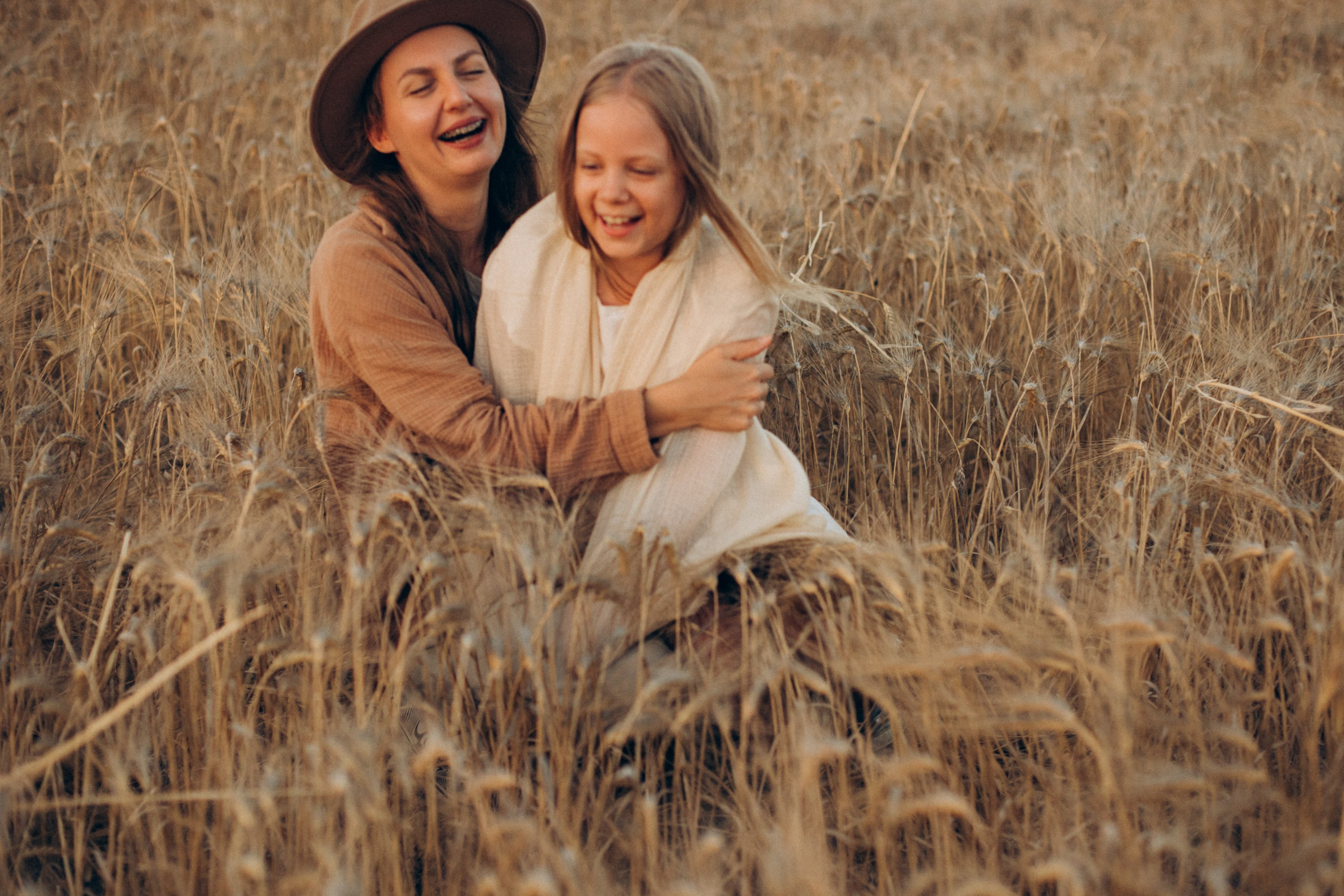 Golden fields, happy hearts. Katerina Nord | Wedding and Couple Photographer in Germany and Europe