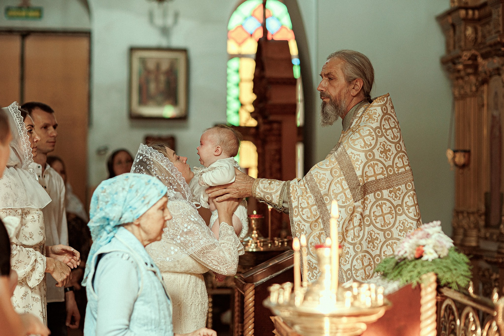Таинство крещения Аглаи. Храм в п.Ахтырском. Детский семейный фотограф в Абинске