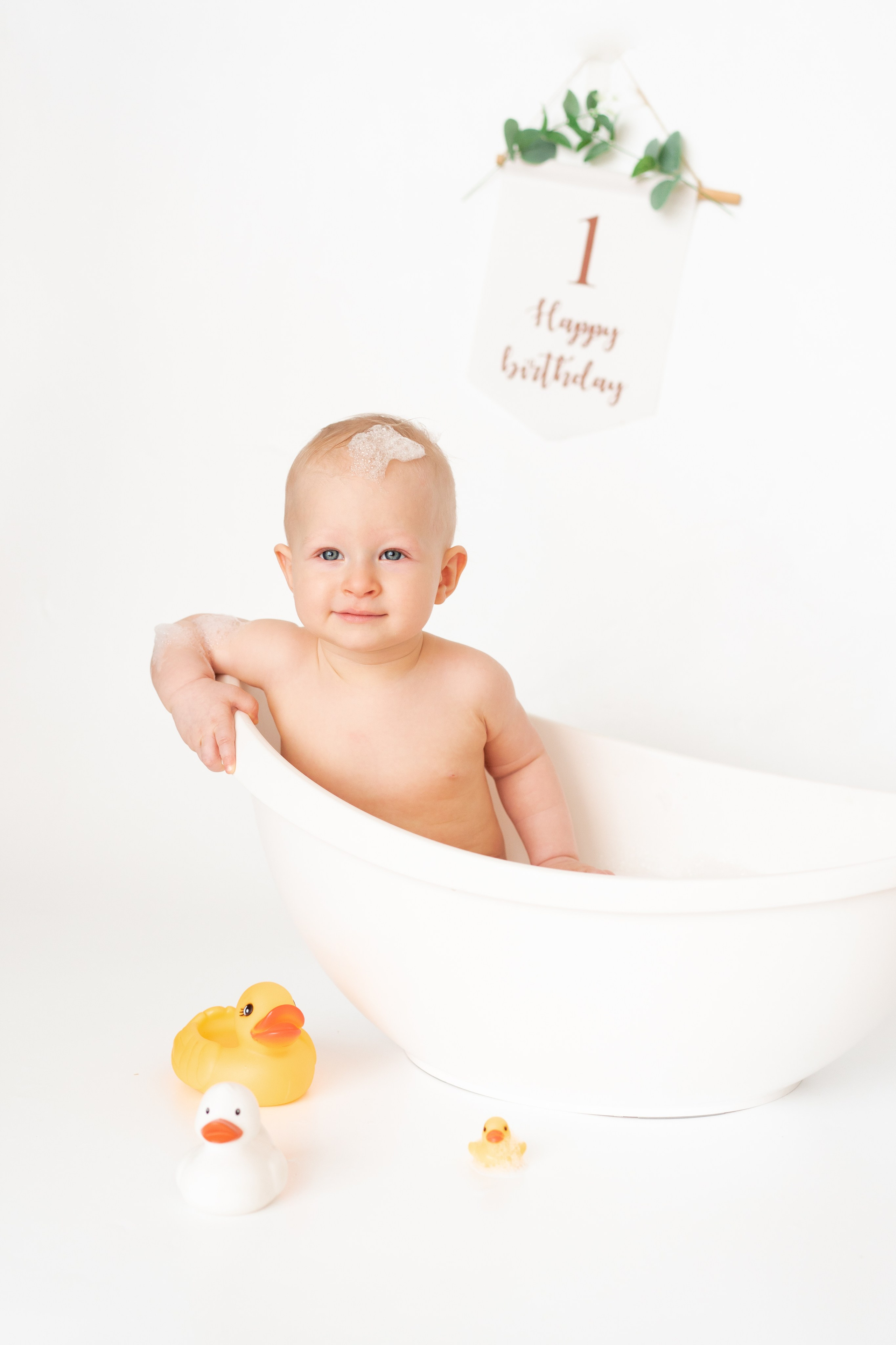 Первый день рождения малыша. Детская, семейная фотостудия в Санкт-Петербурге