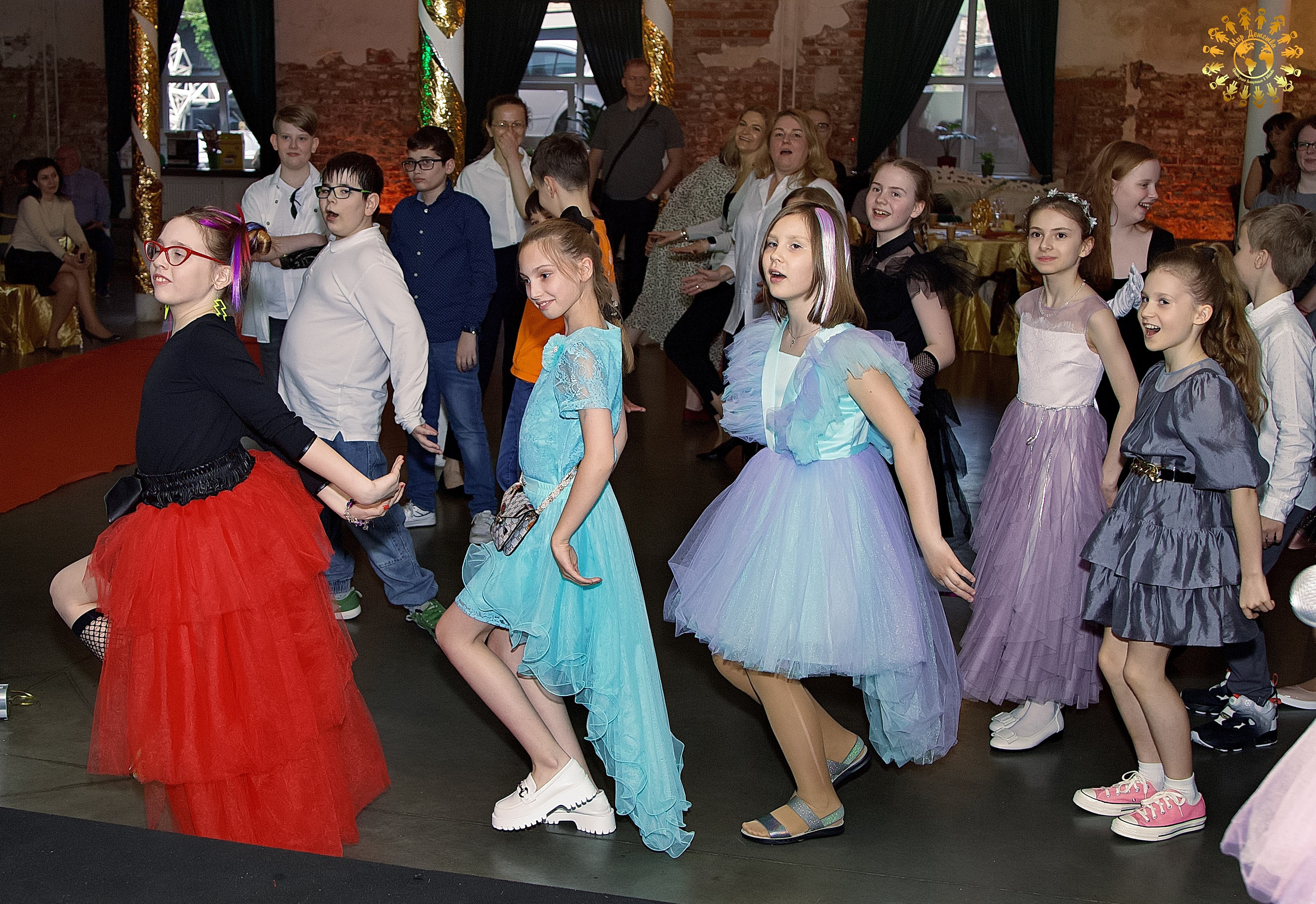 Выпускной 2023 (Школа 109, 4-й класс). Репортажная съемка в Москве и области. Анималистика