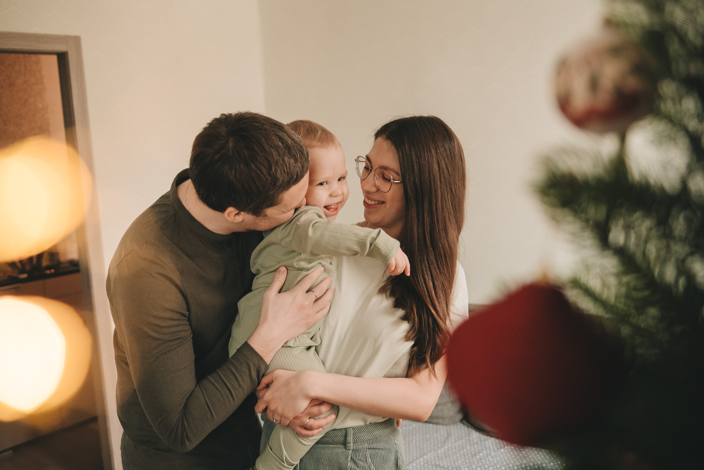 Матвей и семья. Фотограф новорожденных в стиле lifestyle в Воронеже Юлия Ключникова