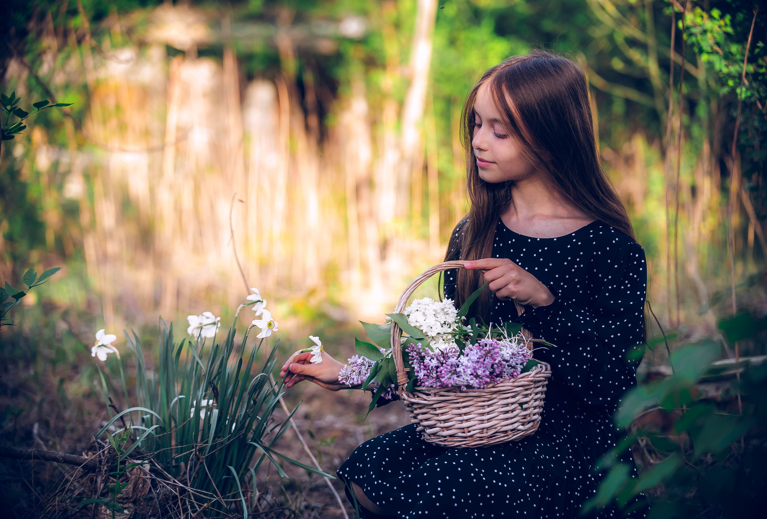 Анютка в сиреньке. Арт-фотограф Евгений Матвиенко