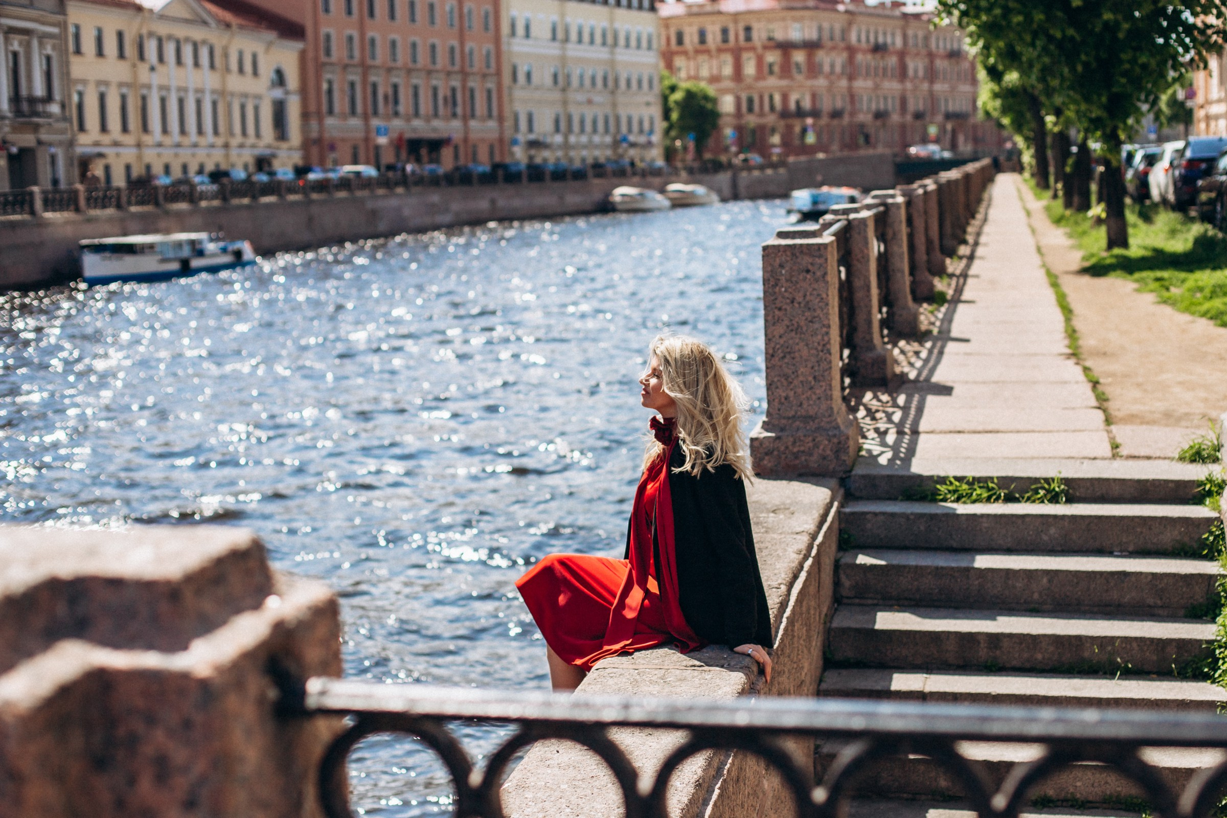 Наталья в июне. Фотопрогулка в Петербурге. Индивидуальный и семейный фотограф в Санкт-Петербурге