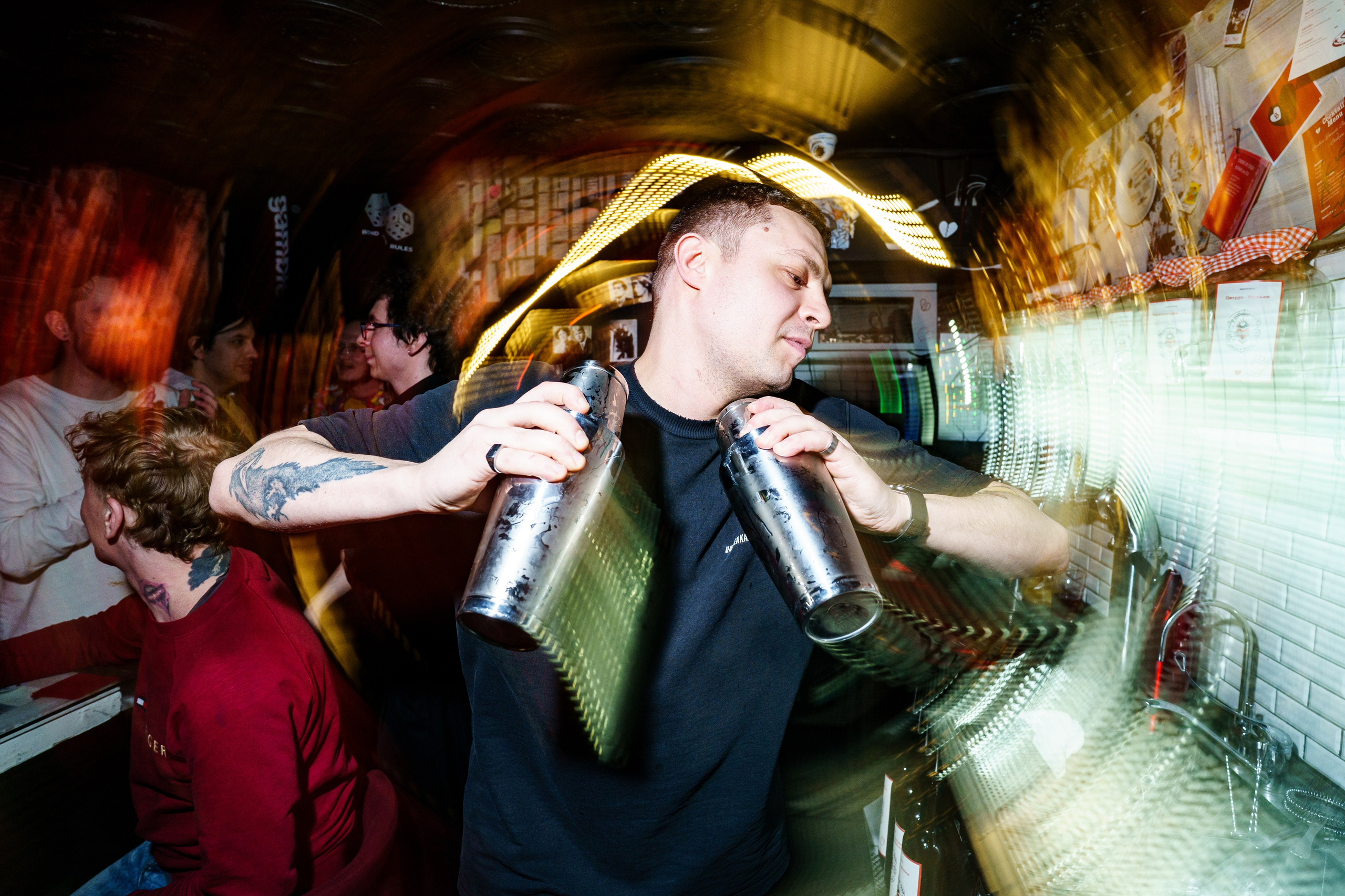 День святого Валентина в Баре разбитых сердец. Концертный и репортажный фотограф в Санкт-Петербурге Слава Пахомов