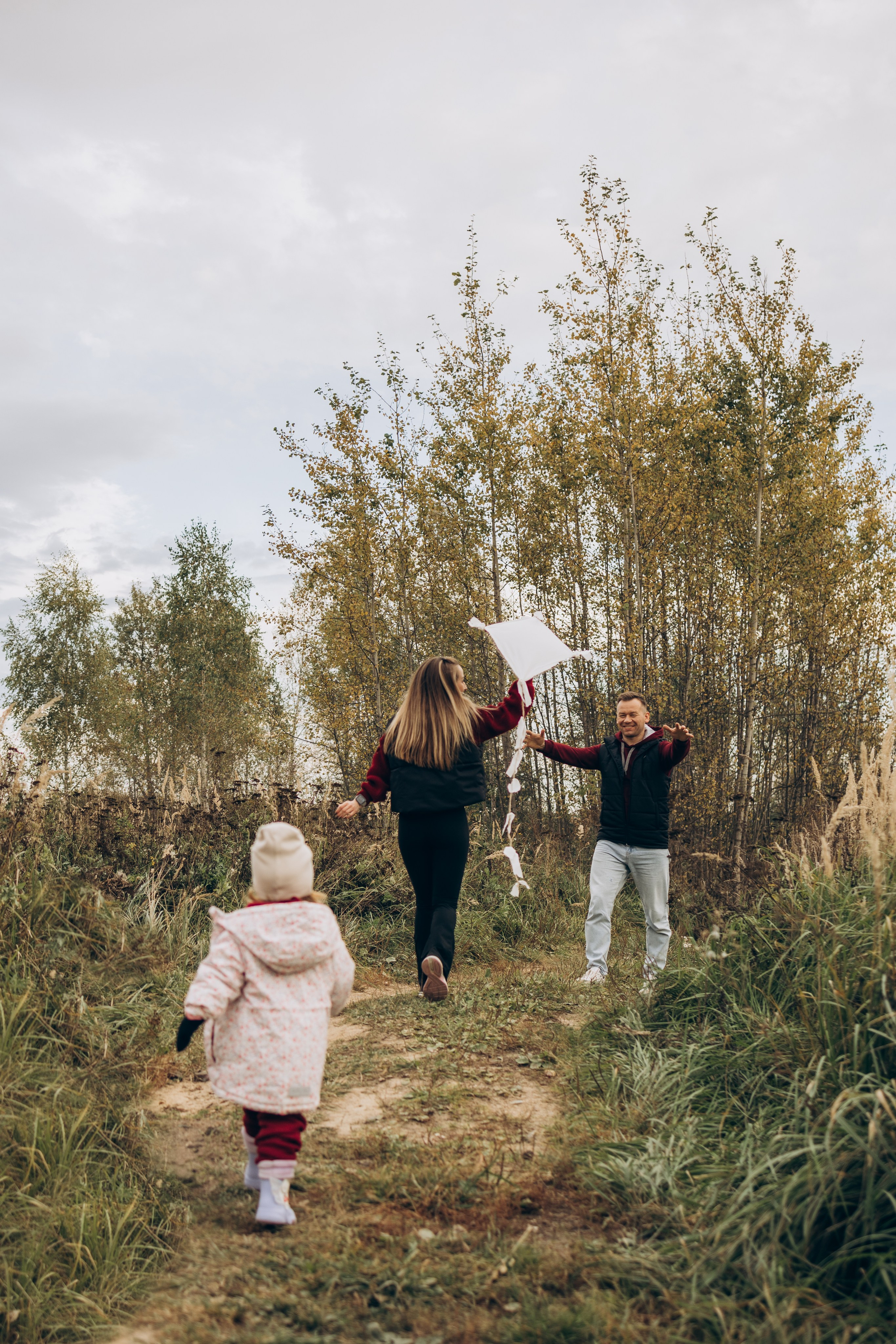 Летучий змей-семейная (4.10.2025 г.) г. Жуков (Калужская обл.). Надежда Стар семейный и церковный фотограф в Жукове и Калужской области
