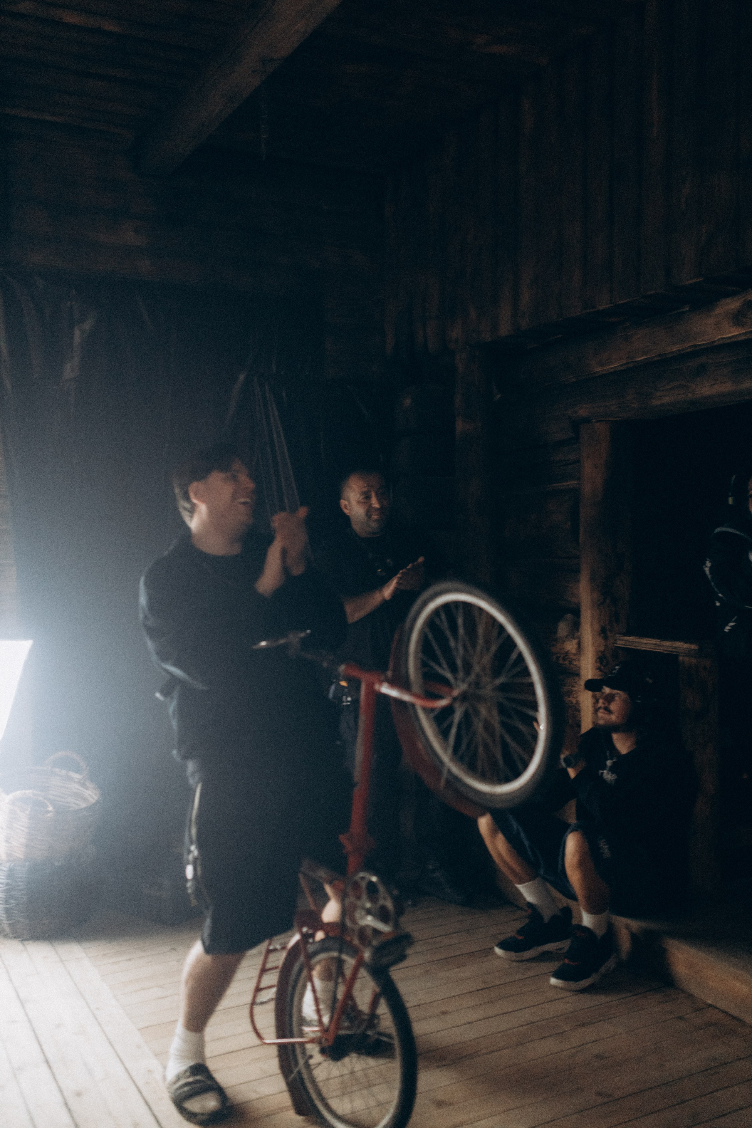 Jannet — балалайка (бэкстейдж к клипу). Фотограф НОГИНСК, Москва, Анастасия Белая