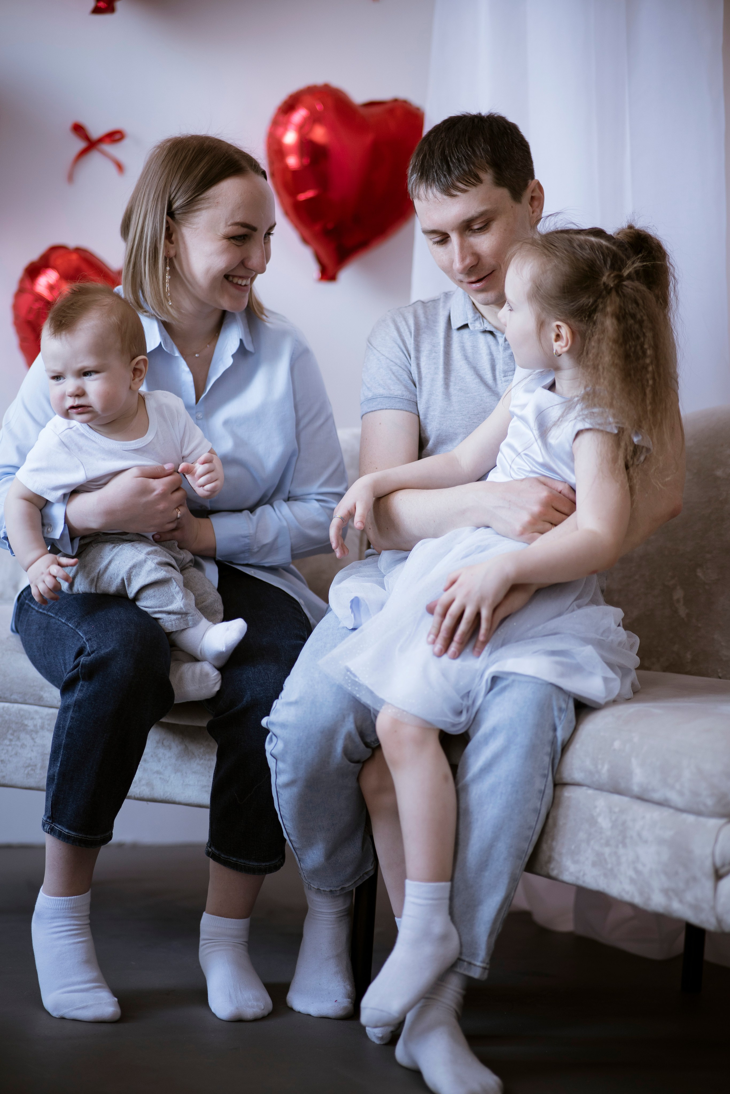 Семейная съемка в студии фотографа. Семейный фотограф в Омске Александра Яровикова