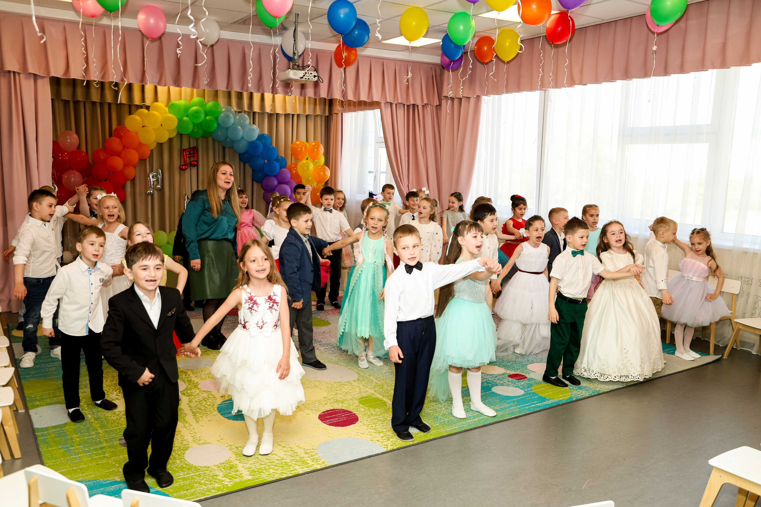 Съёмки праздников и выпускных в детских садиках и школах. Семейный и детский фотограф Эльвира Билибина